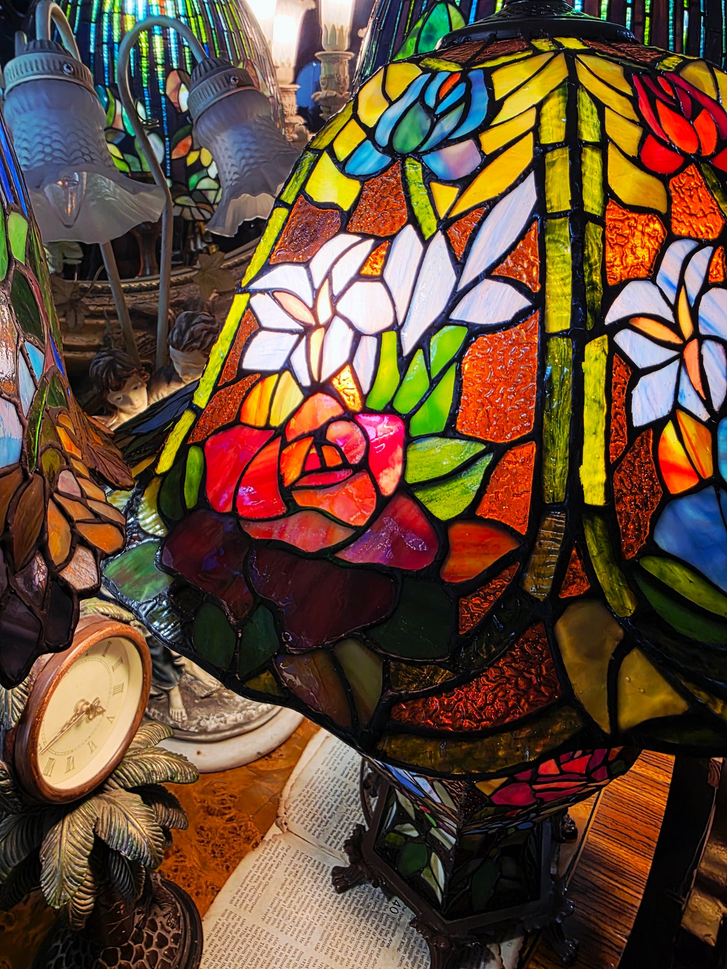 🌹🪞✨ Lampara Tiffany Vitral Floral de Gran Presencia ✨🪞🌹