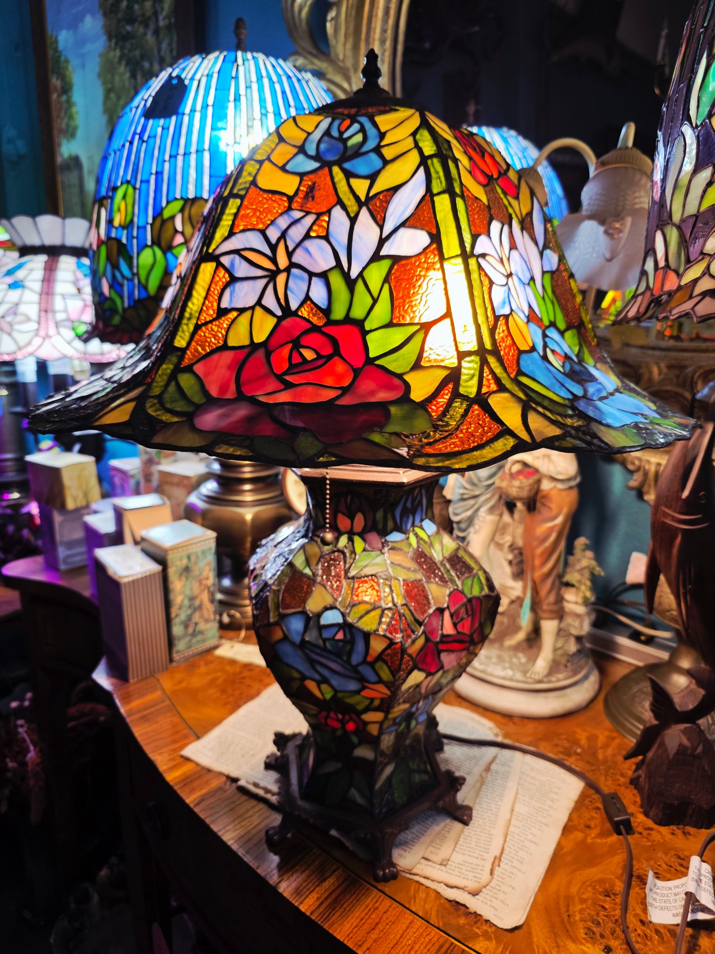 🌹🪞✨ Lampara Tiffany Vitral Floral de Gran Presencia ✨🪞🌹