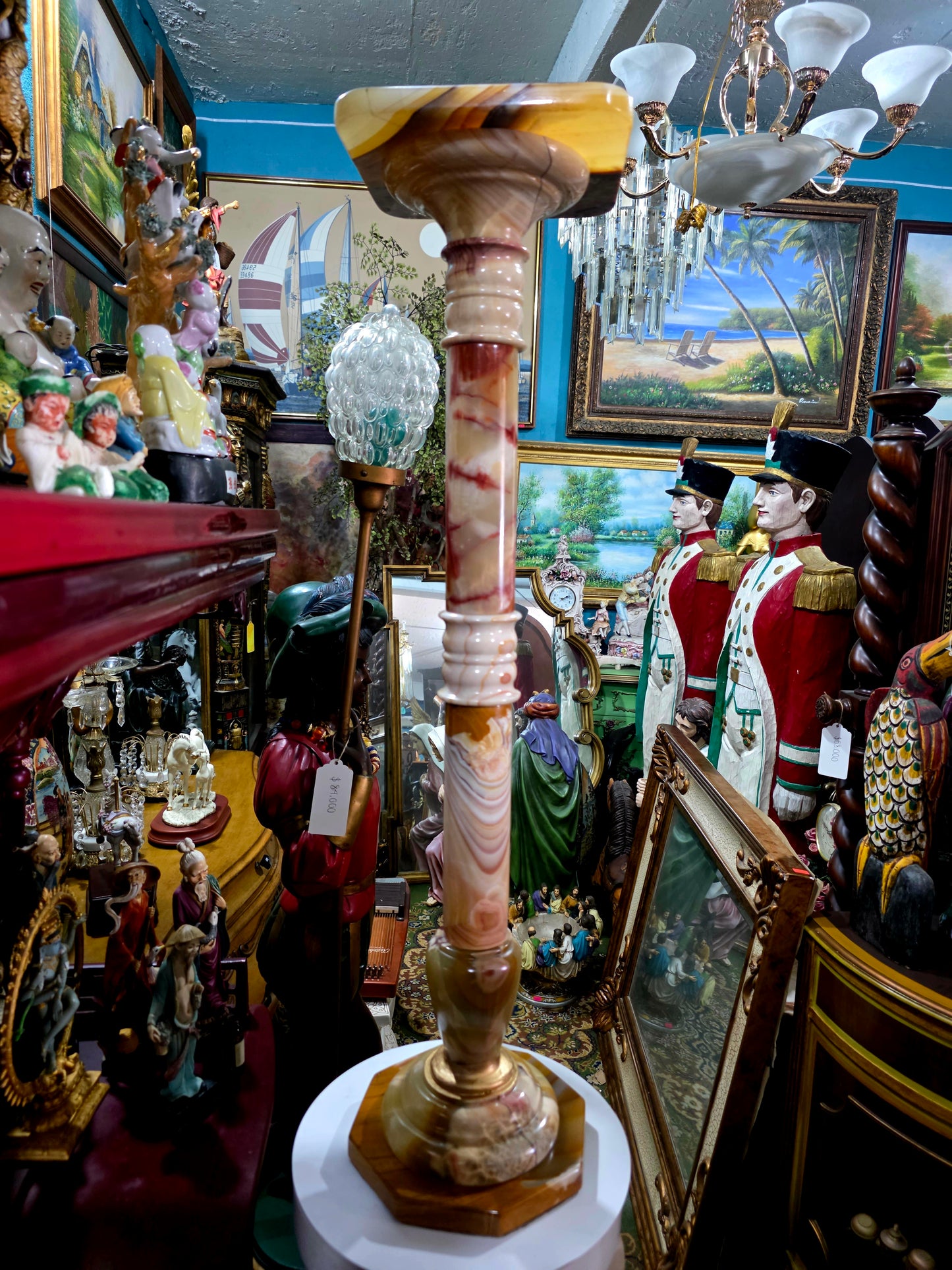 Natural Onyx Pedestal – Classic Elegance and Ceremonial Presence 🏛️🪨