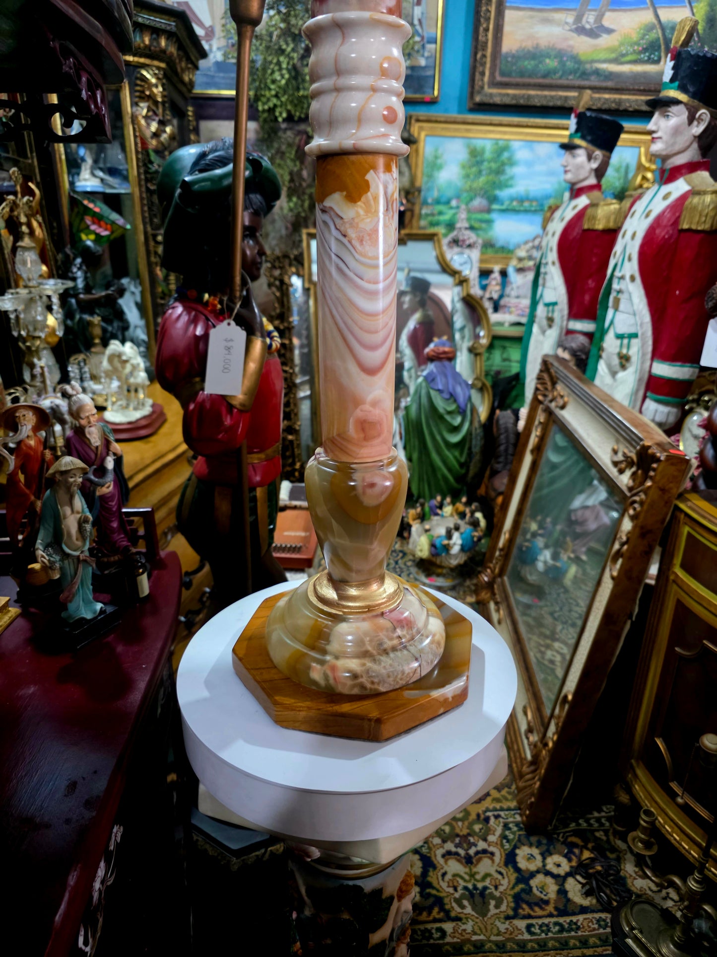 Natural Onyx Pedestal – Classic Elegance and Ceremonial Presence 🏛️🪨
