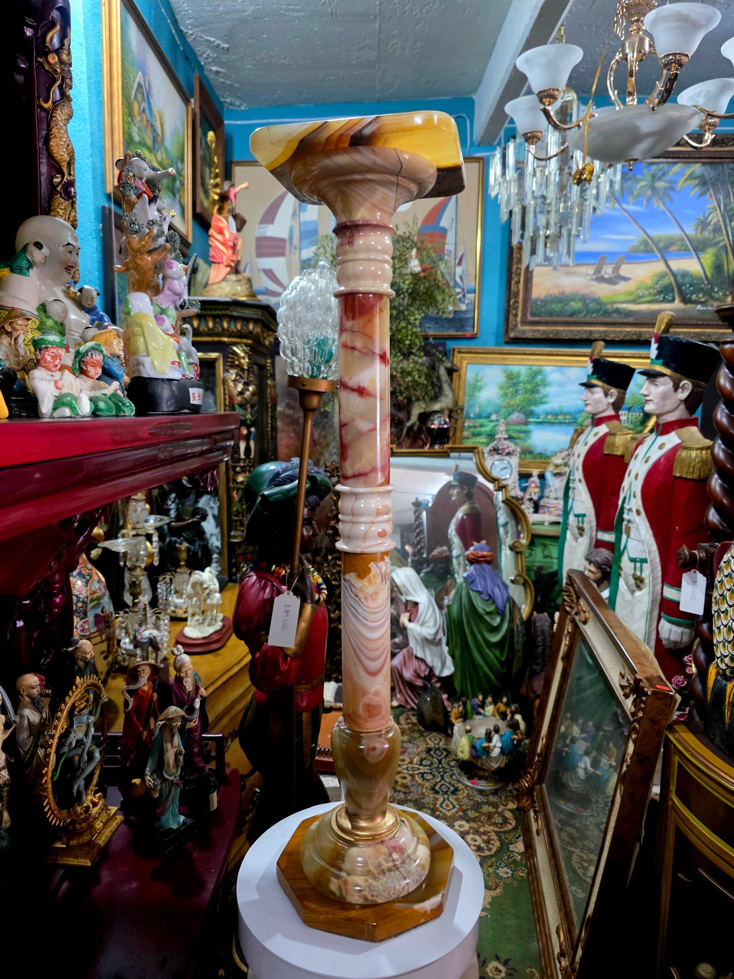 Natural Onyx Pedestal – Classic Elegance and Ceremonial Presence 🏛️🪨