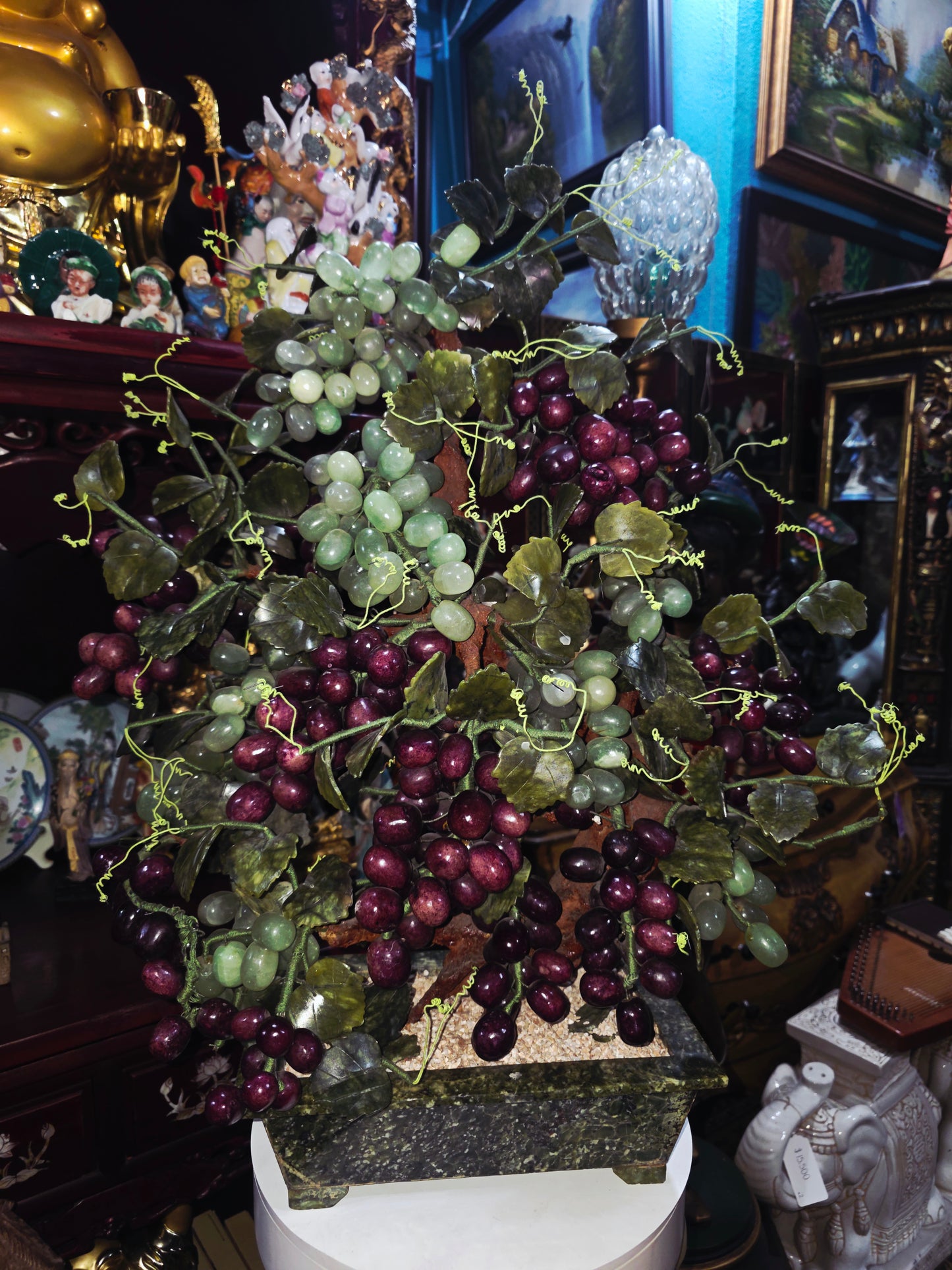 Escultura China Vintage de Uvas en Piedra Tallada Mid-century – Mediados del Siglo XX🍇🌿