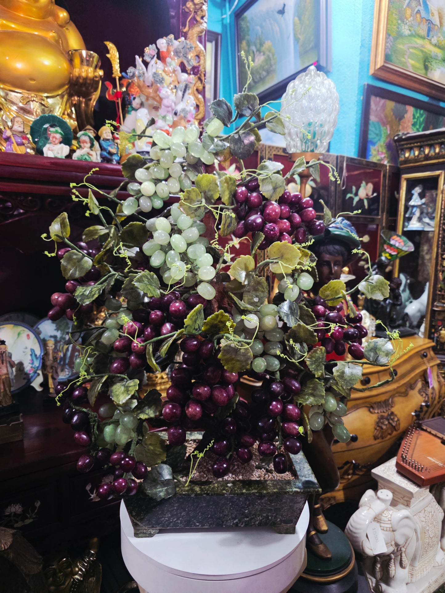 Escultura China Vintage de Uvas en Piedra Tallada Mid-century – Mediados del Siglo XX🍇🌿