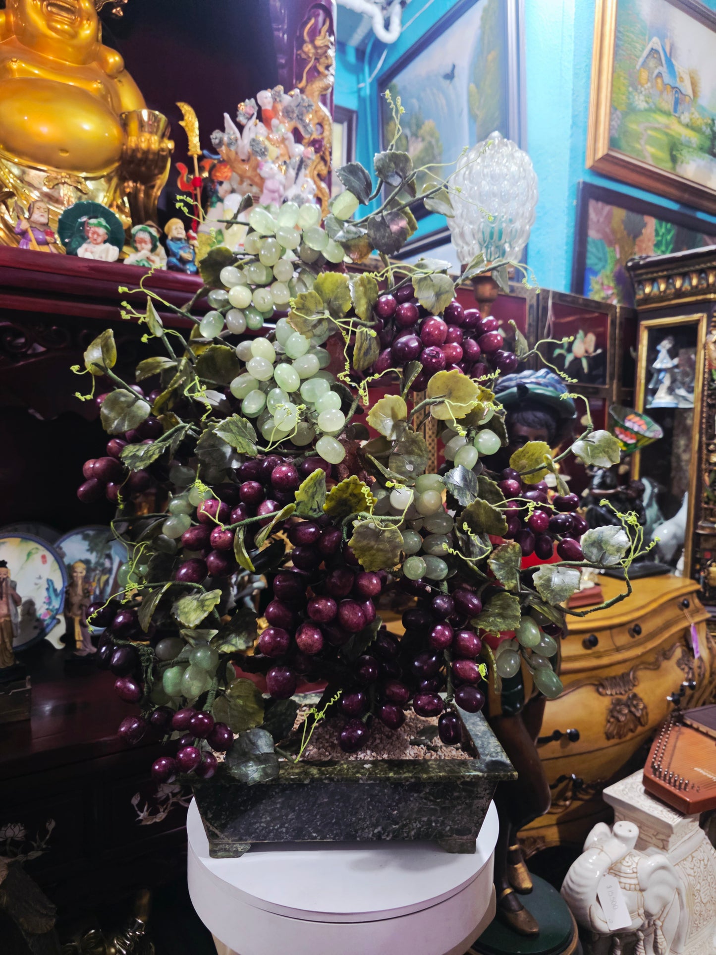 Escultura China Vintage de Uvas en Piedra Tallada Mid-century – Mediados del Siglo XX🍇🌿