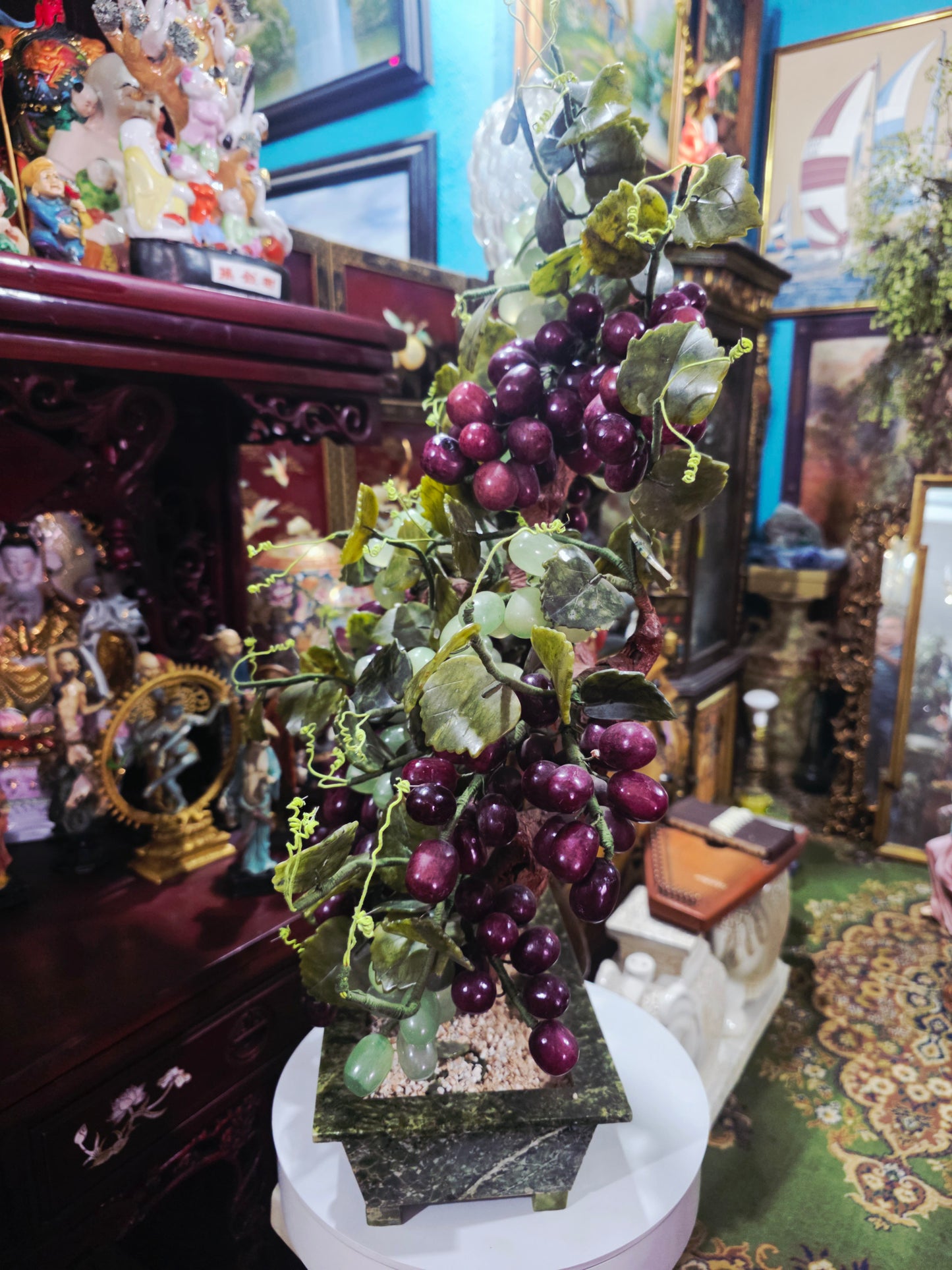 Escultura China Vintage de Uvas en Piedra Tallada Mid-century – Mediados del Siglo XX🍇🌿