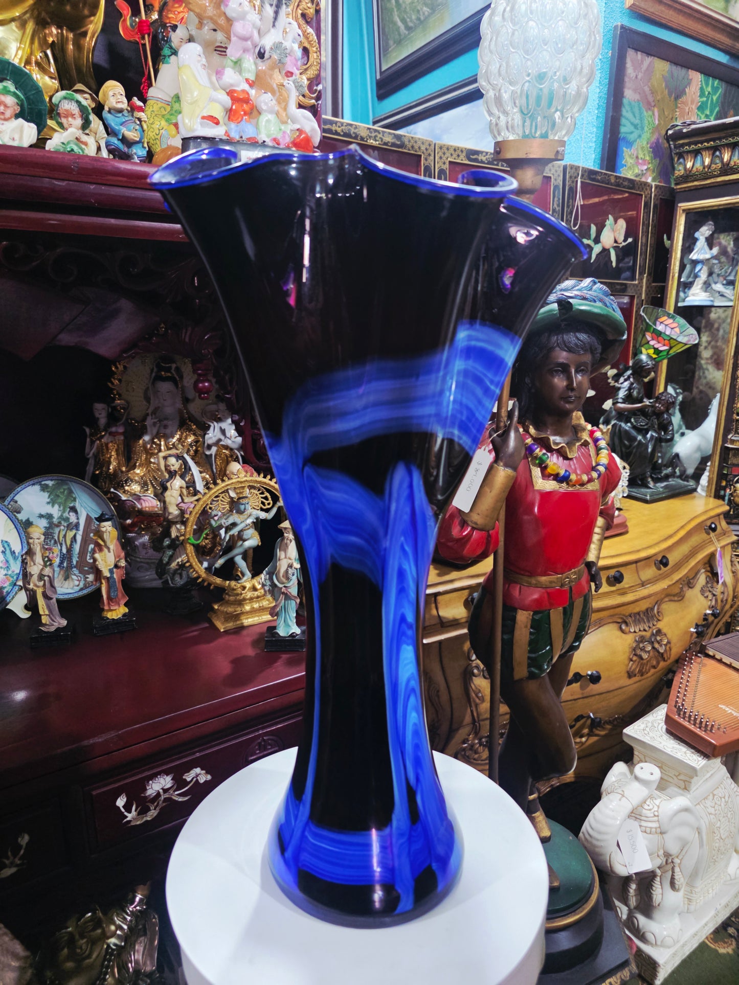 Artistic Glass Vase – Italian Murano in Cobalt Tones 🌸🏺