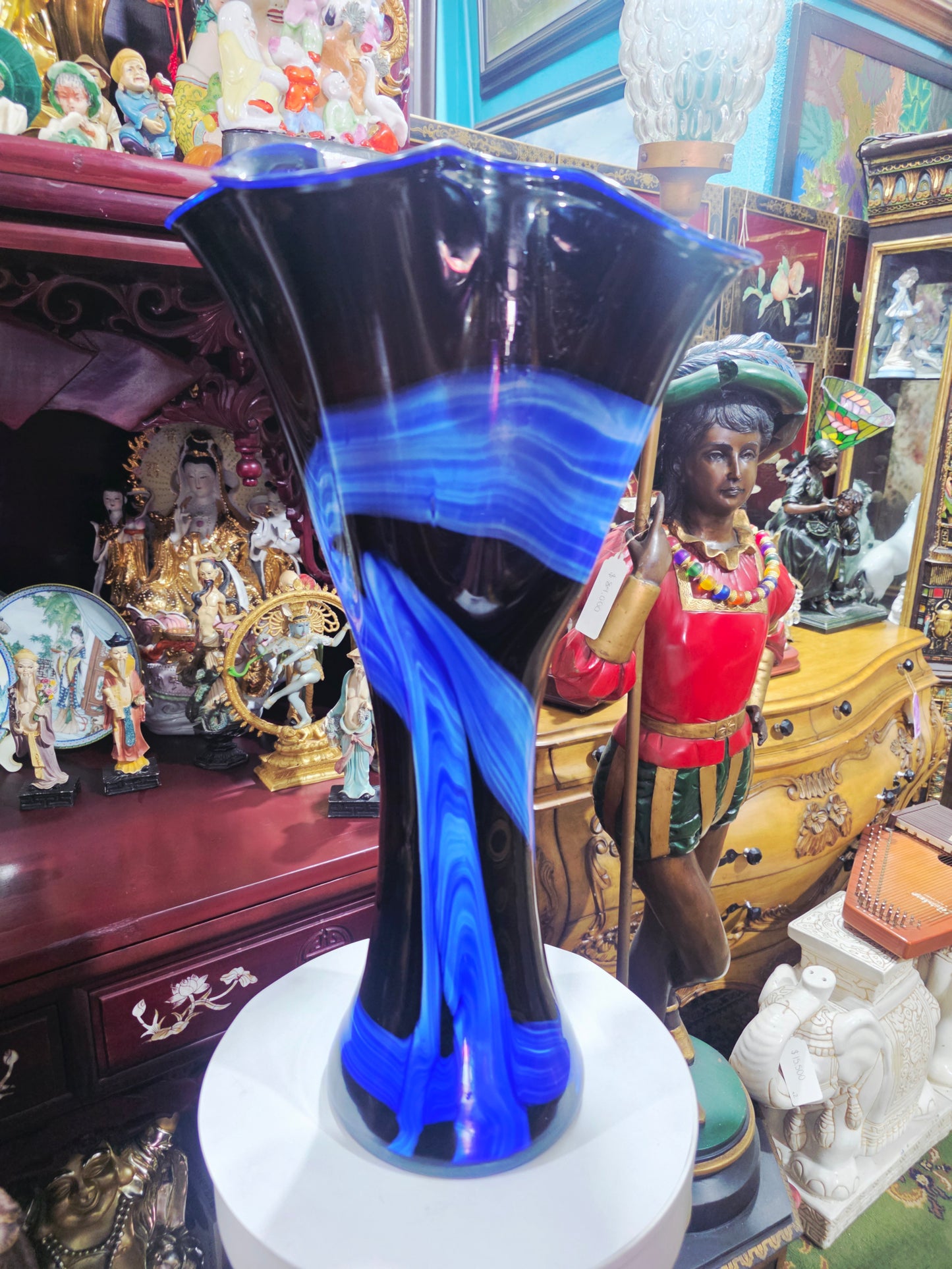 Artistic Glass Vase – Italian Murano in Cobalt Tones 🌸🏺
