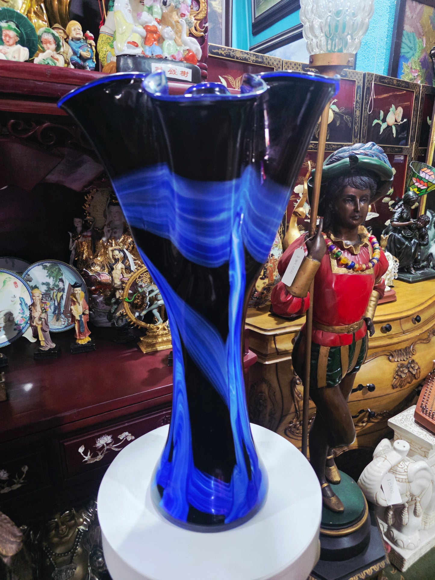 Artistic Glass Vase – Italian Murano in Cobalt Tones 🌸🏺