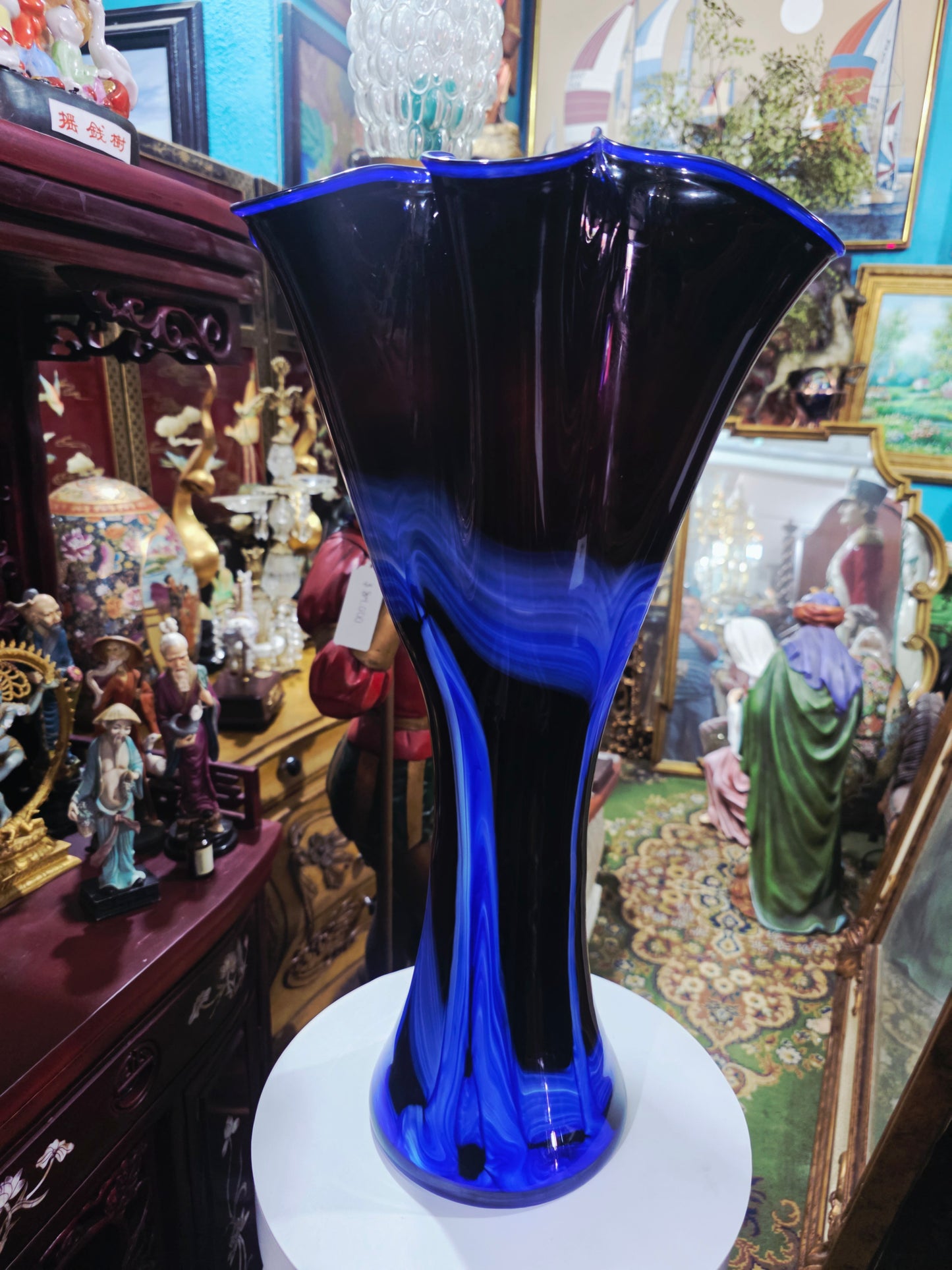 Artistic Glass Vase – Italian Murano in Cobalt Tones 🌸🏺