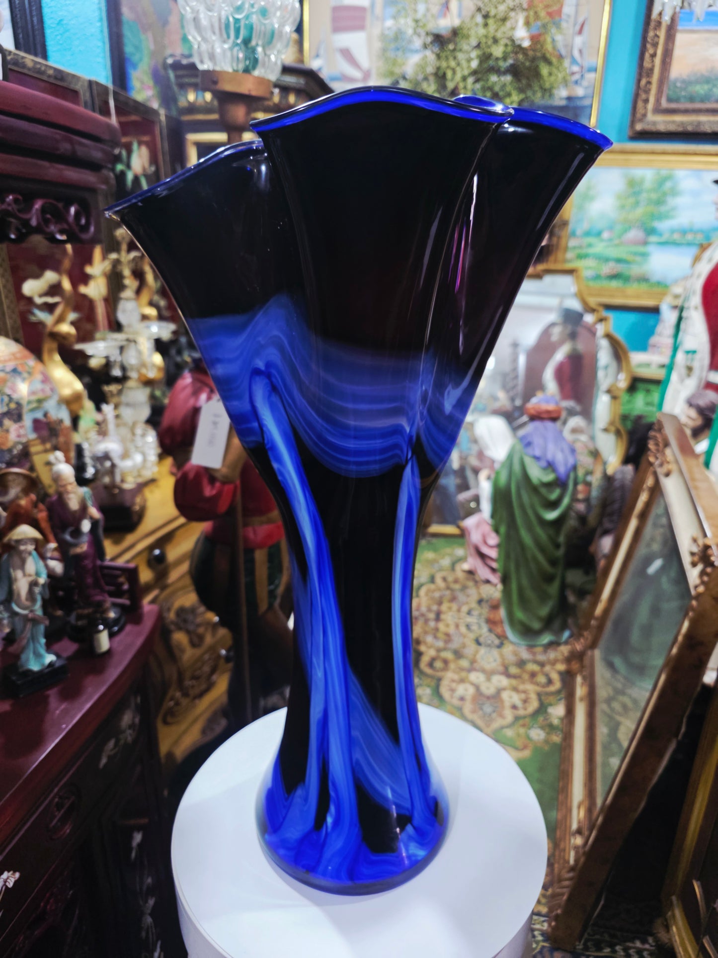 Artistic Glass Vase – Italian Murano in Cobalt Tones 🌸🏺