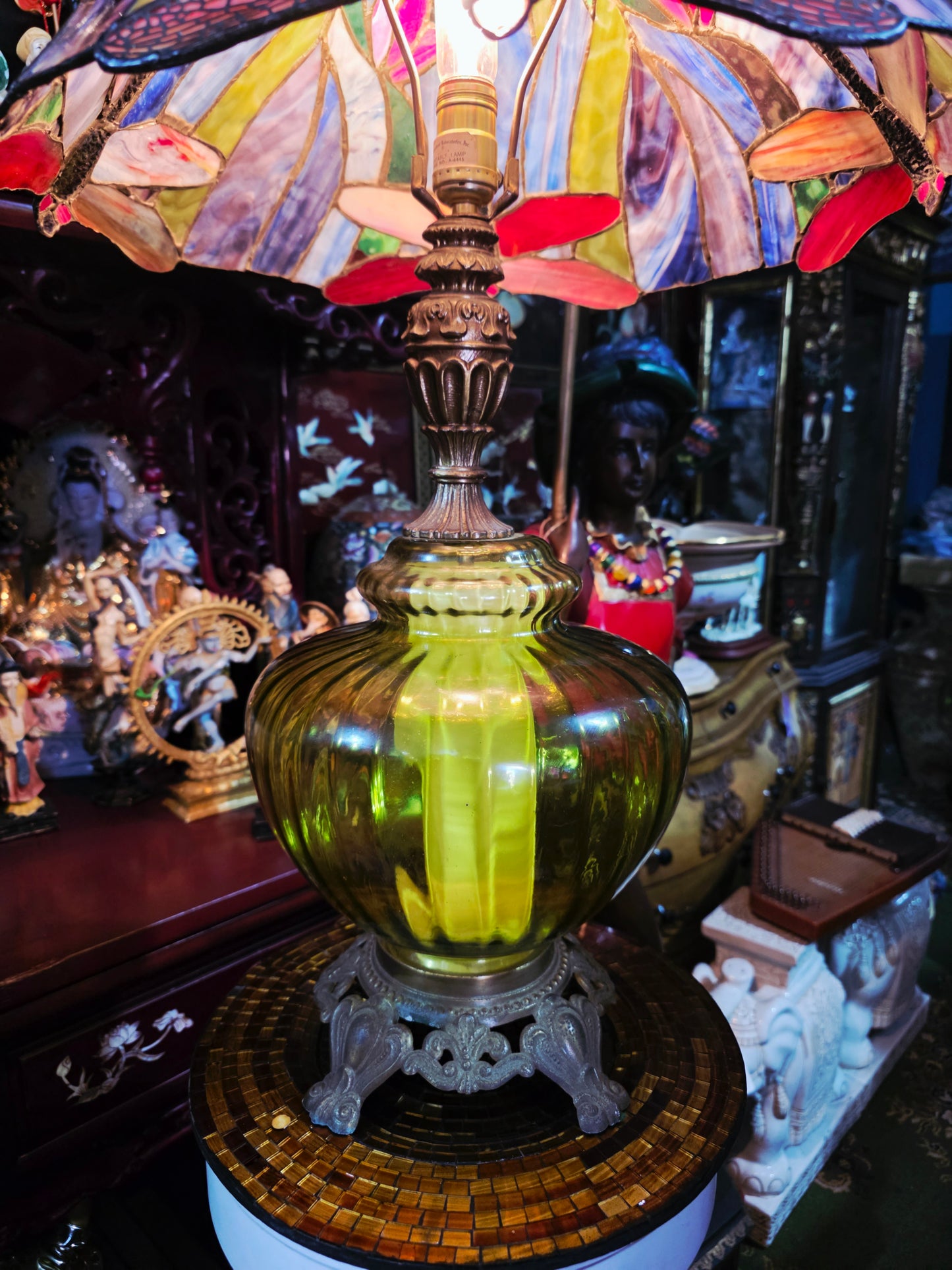 Tiffany Stained Glass Lamp with Dragonflies - Crystal and Bronze Base 🕯️🪶