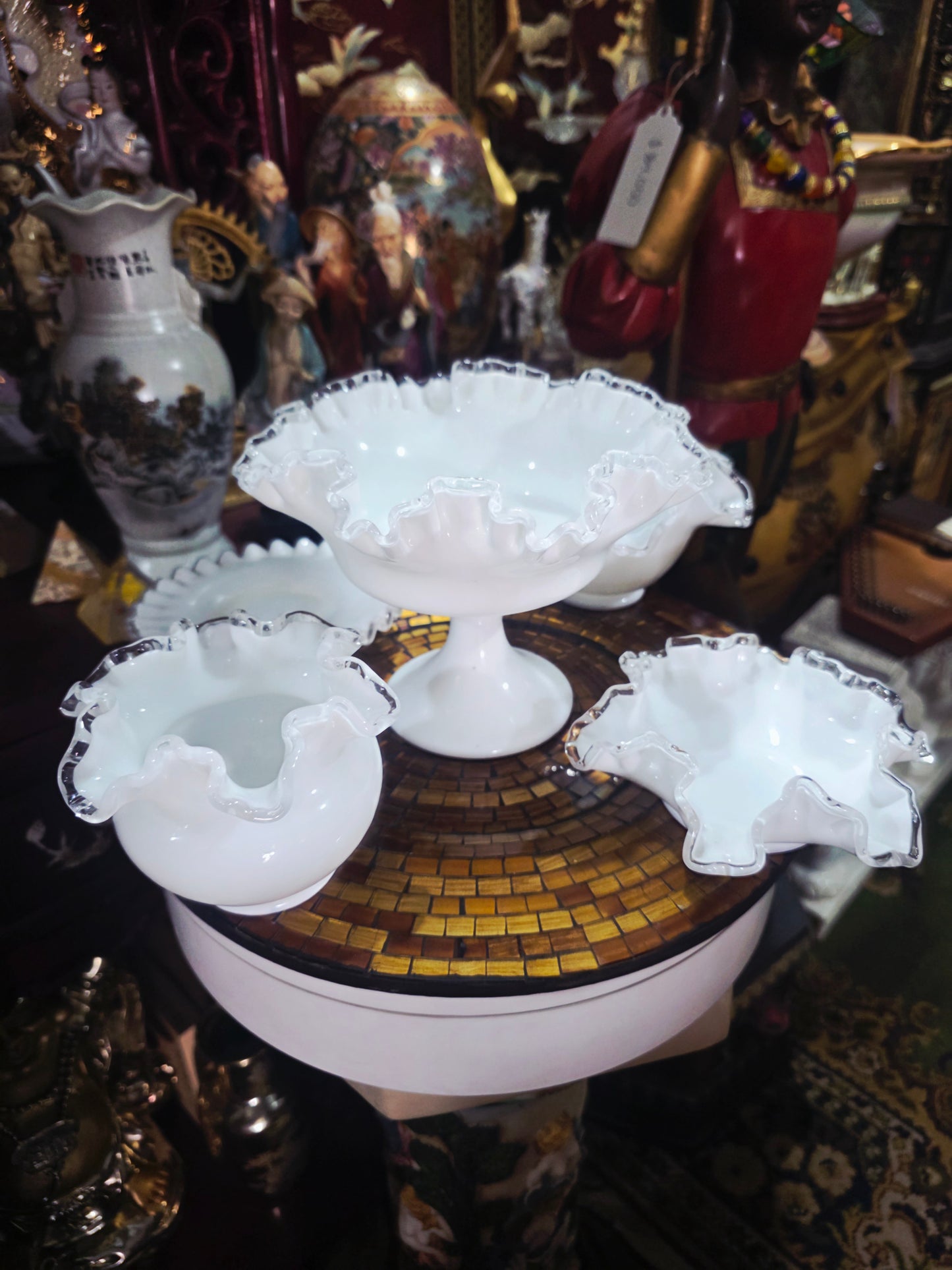 Collection of White Opalescent Glass with Ruffled Edges – Fenton Glass (7 pieces) 🌸🏺