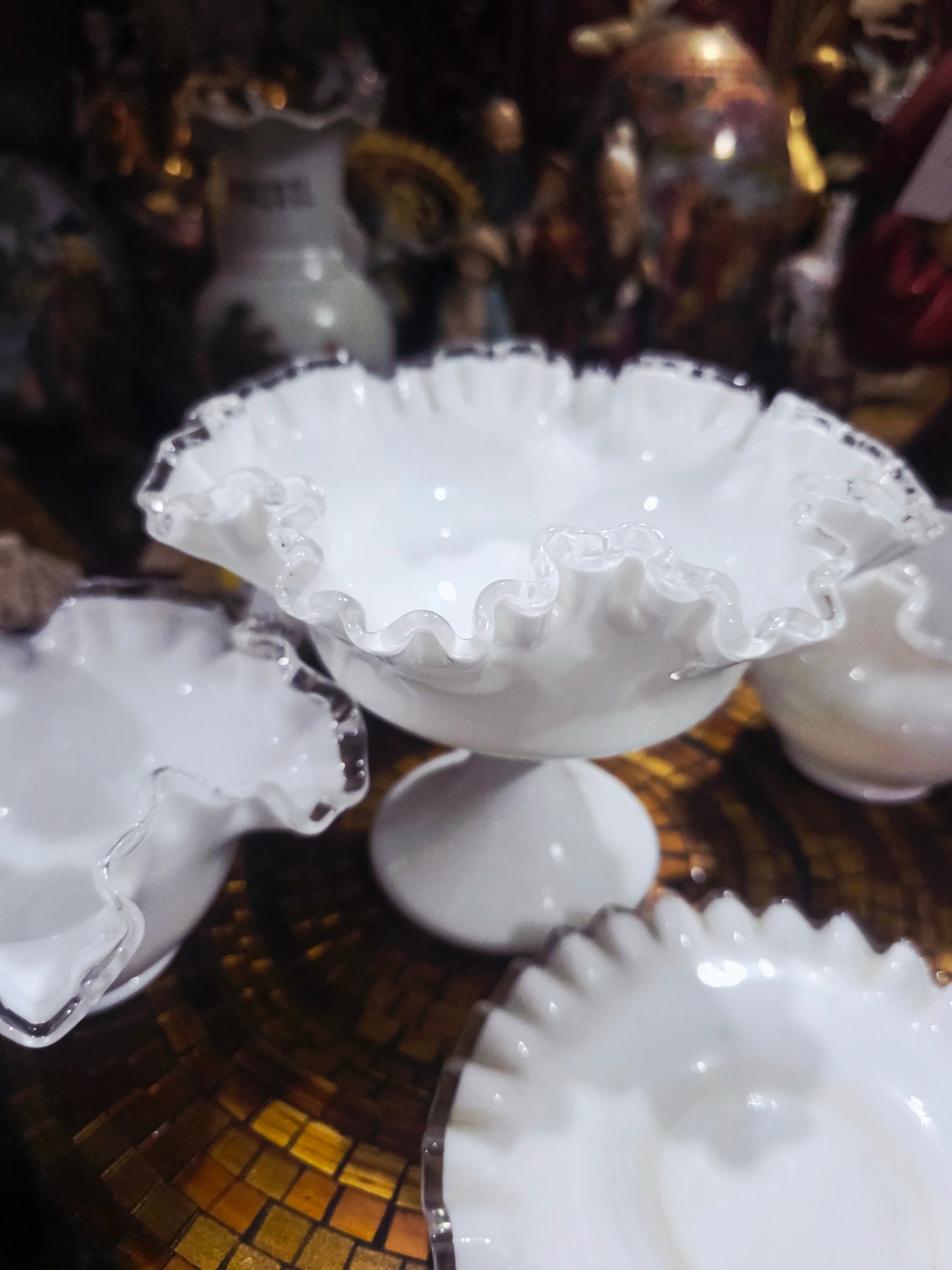 Collection of White Opalescent Glass with Ruffled Edges – Fenton Glass (7 pieces) 🌸🏺