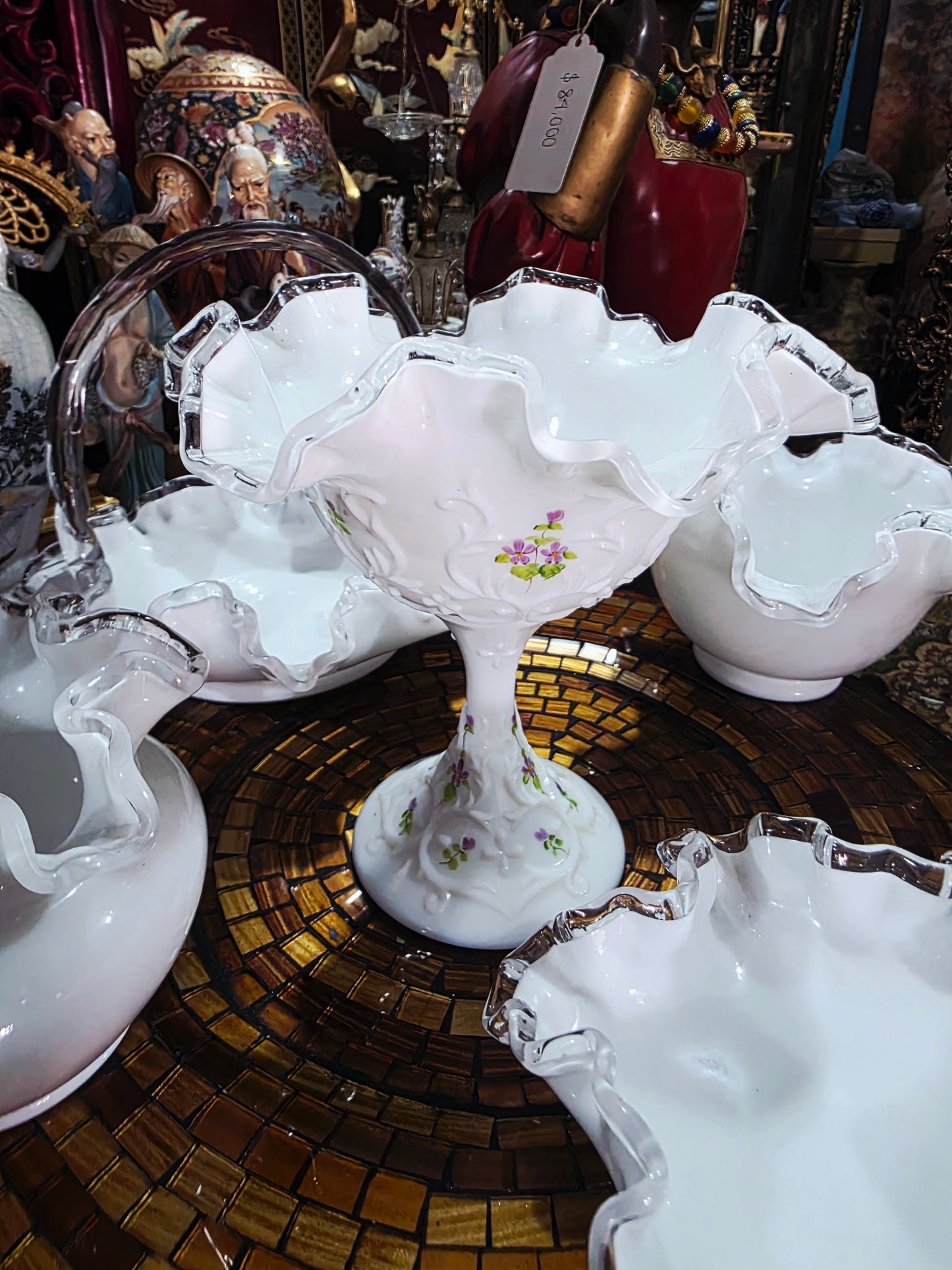 Collection of White Opalescent Glass with Ruffled Edges – Fenton Glass (7 pieces) 🌸🏺