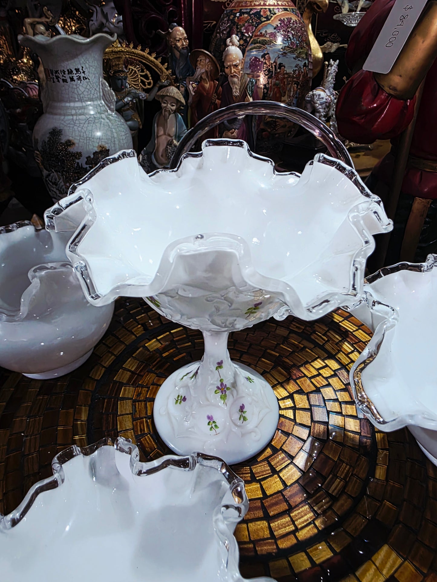 Collection of White Opalescent Glass with Ruffled Edges – Fenton Glass (7 pieces) 🌸🏺