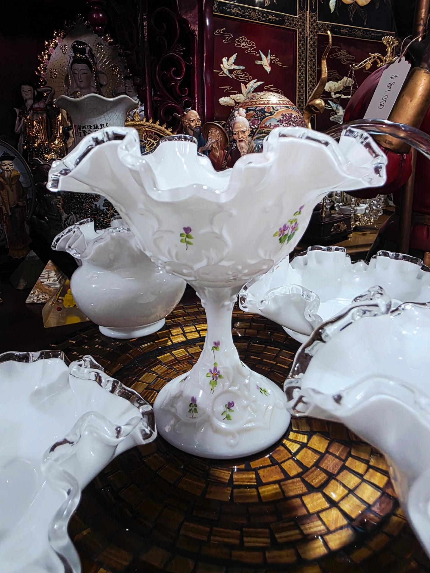 Collection of White Opalescent Glass with Ruffled Edges – Fenton Glass (7 pieces) 🌸🏺