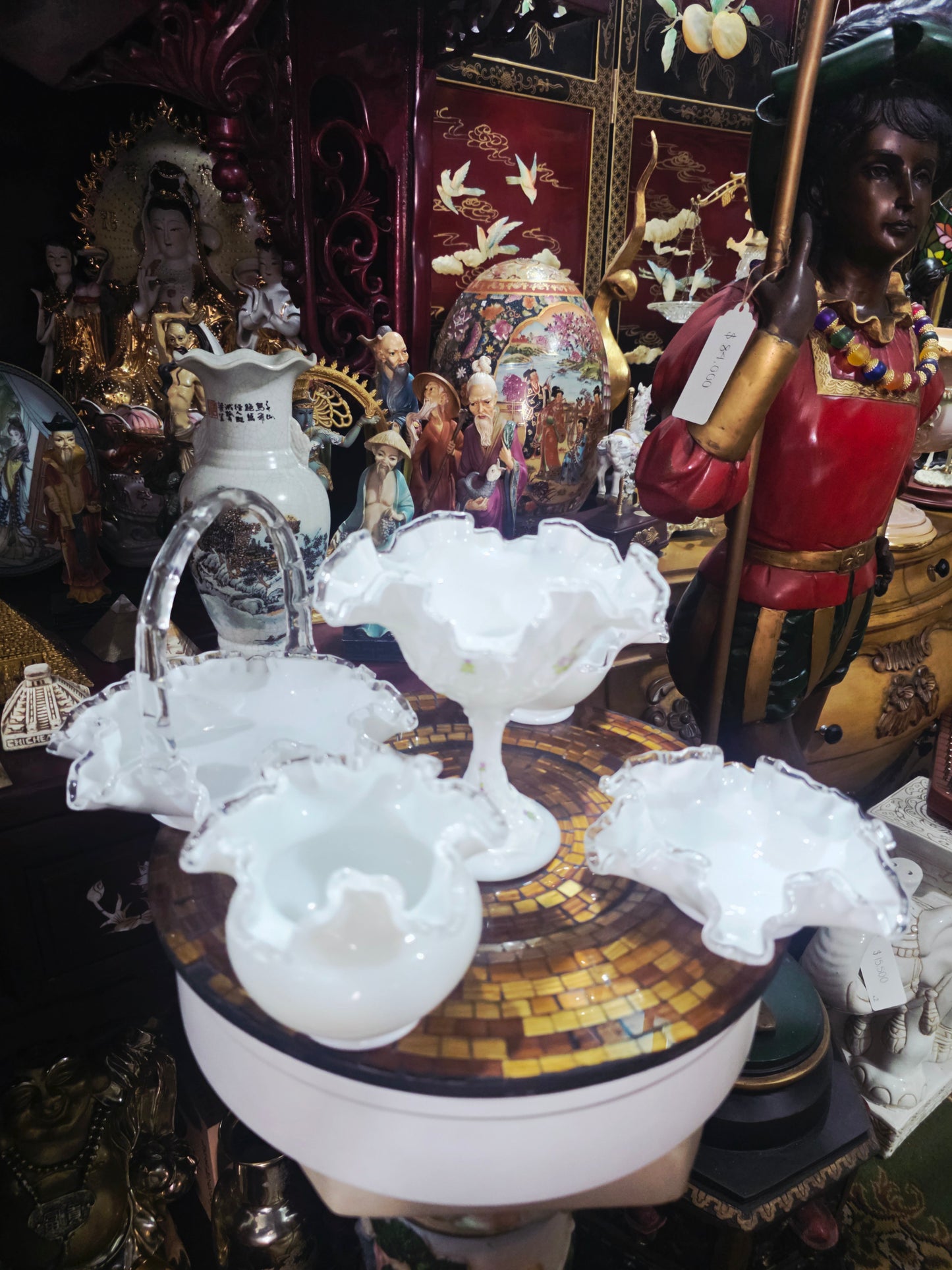 Collection of White Opalescent Glass with Ruffled Edges – Fenton Glass (7 pieces) 🌸🏺
