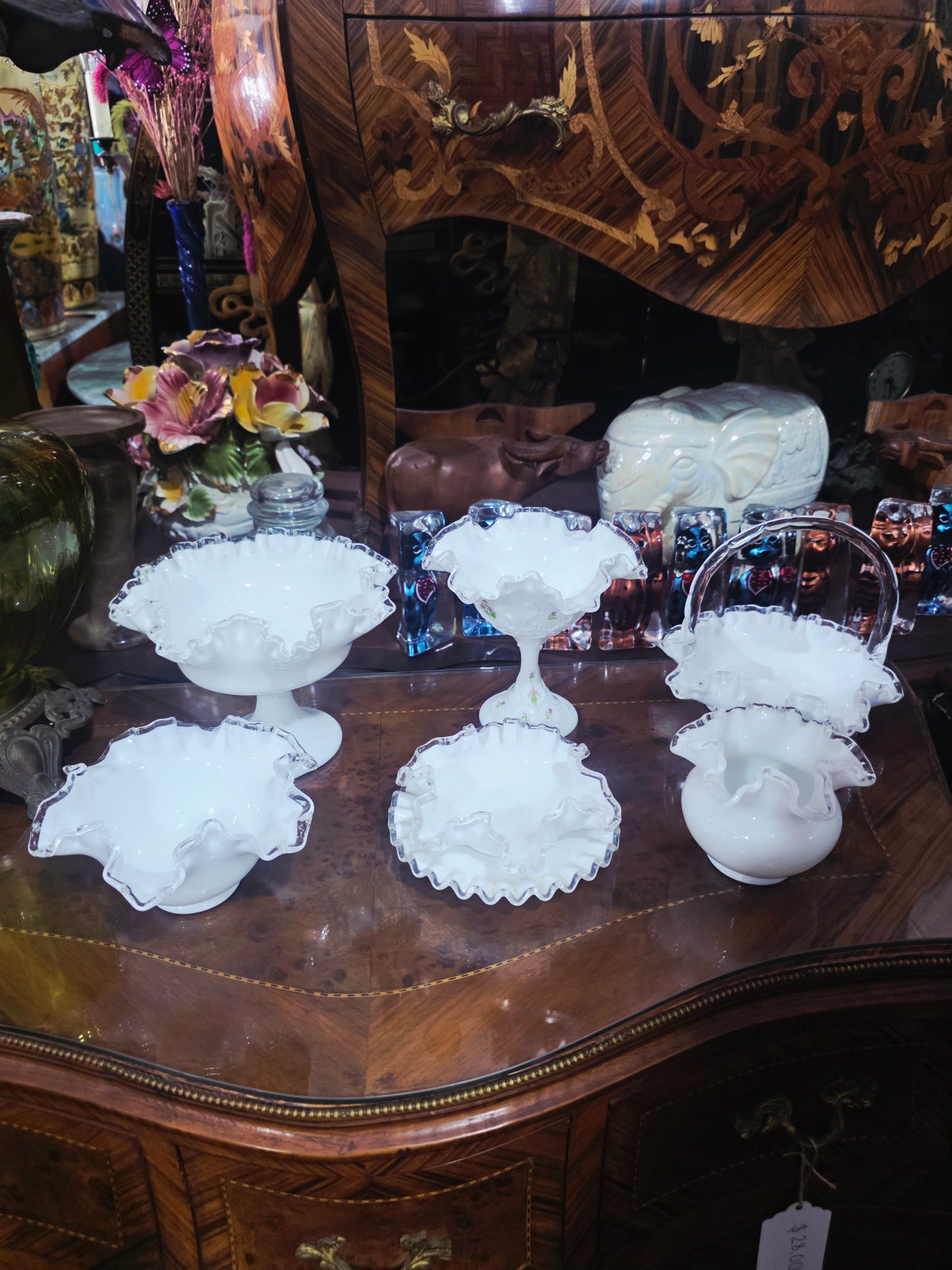 Collection of White Opalescent Glass with Ruffled Edges – Fenton Glass (7 pieces) 🌸🏺