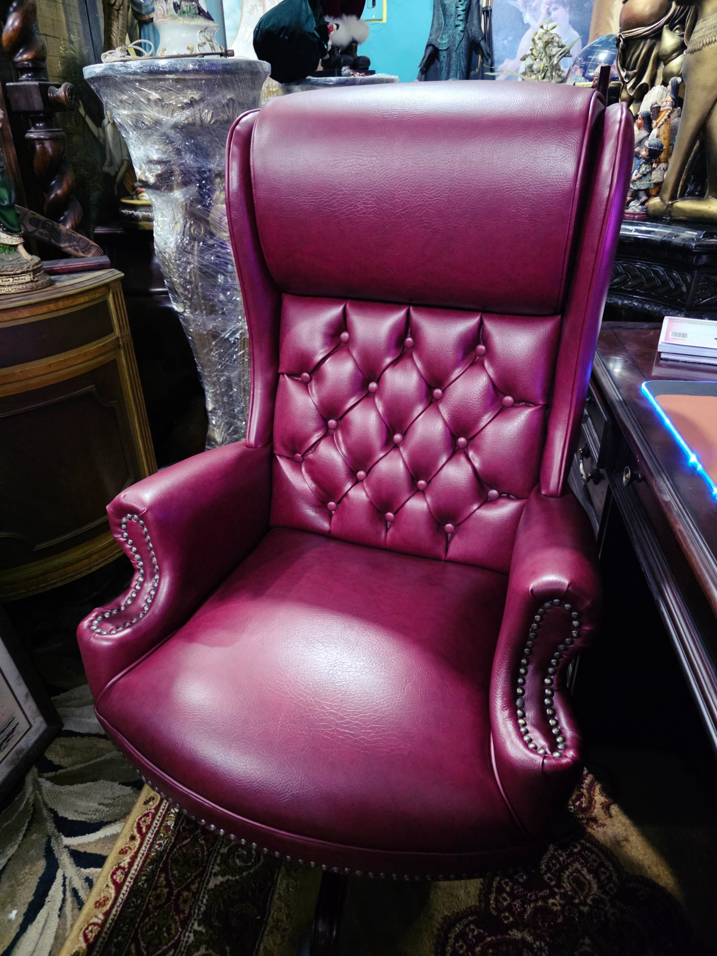 Faux Leather Executive Chair with Textured Details and Decorative Brass Tacks 🪞🪙🪶