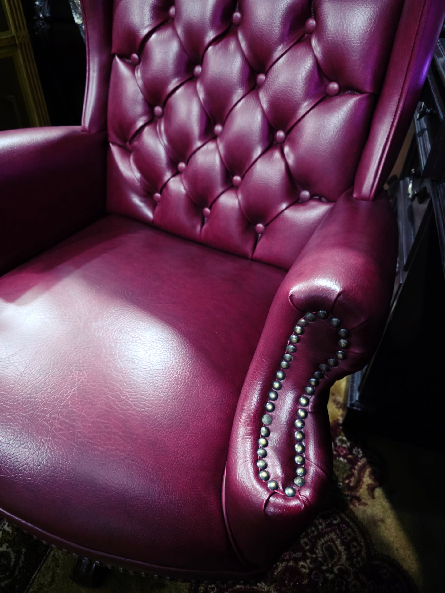Faux Leather Executive Chair with Textured Details and Decorative Brass Tacks 🪞🪙🪶