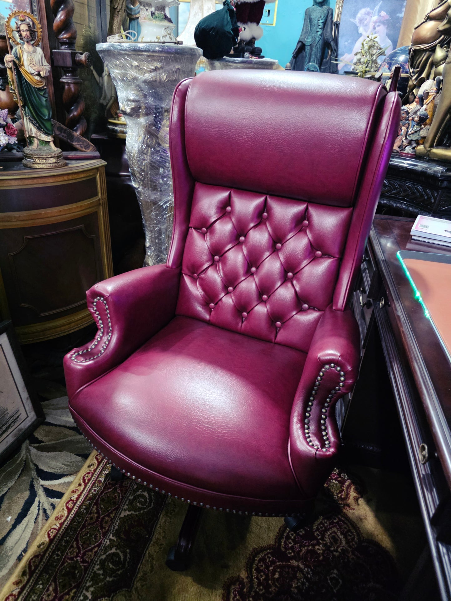 Faux Leather Executive Chair with Textured Details and Decorative Brass Tacks 🪞🪙🪶