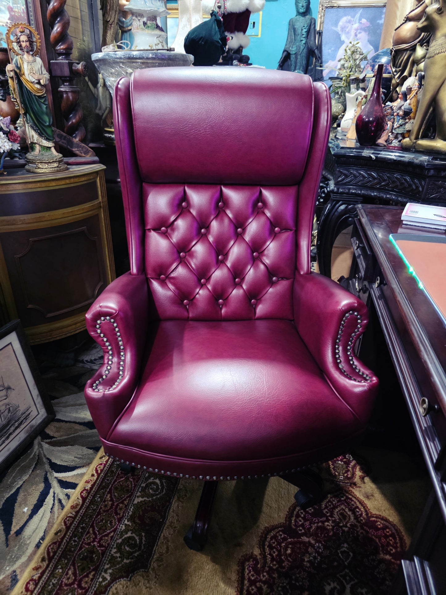 Faux Leather Executive Chair with Textured Details and Decorative Brass Tacks 🪞🪙🪶