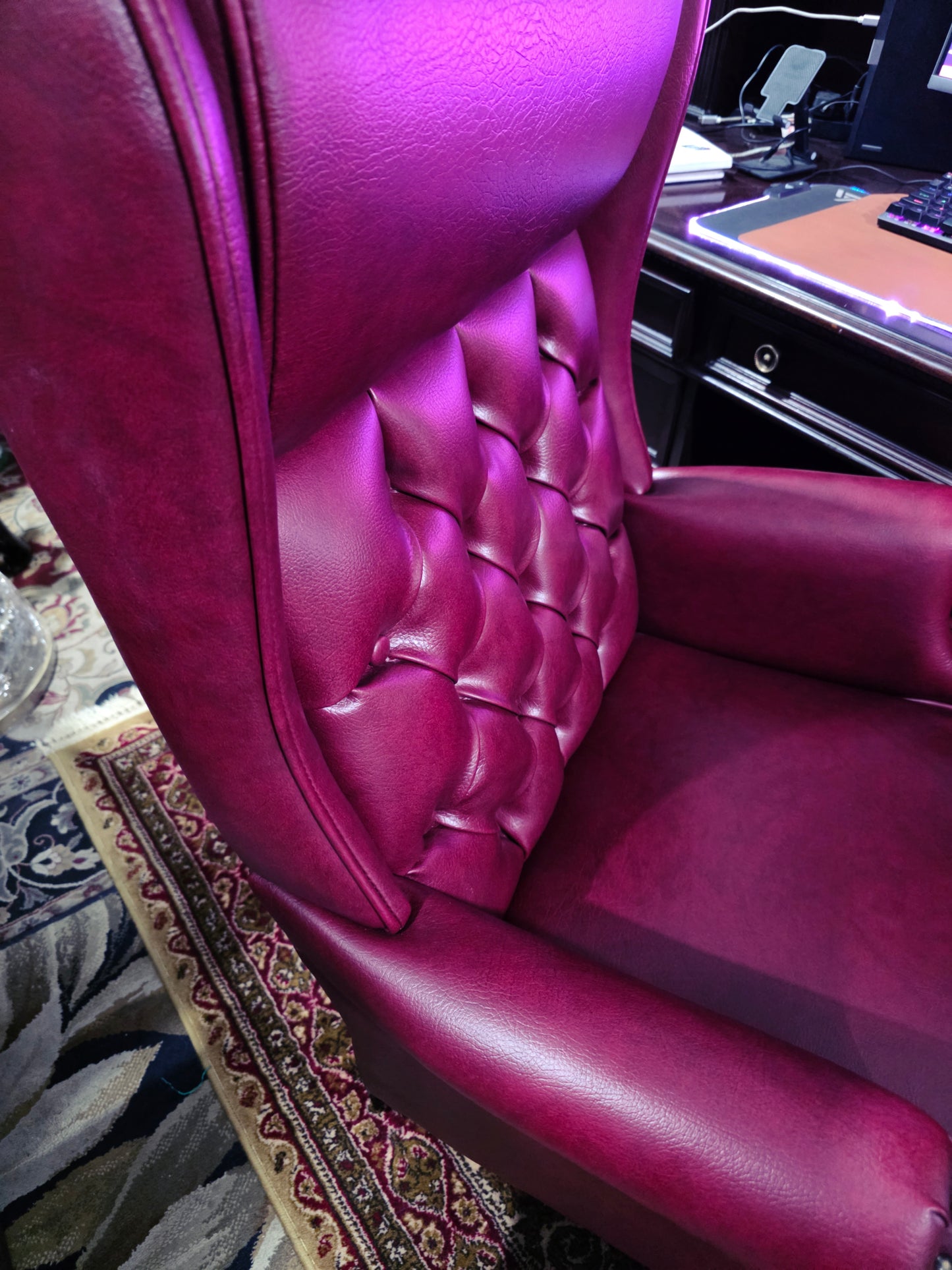 Faux Leather Executive Chair with Textured Details and Decorative Brass Tacks 🪞🪙🪶