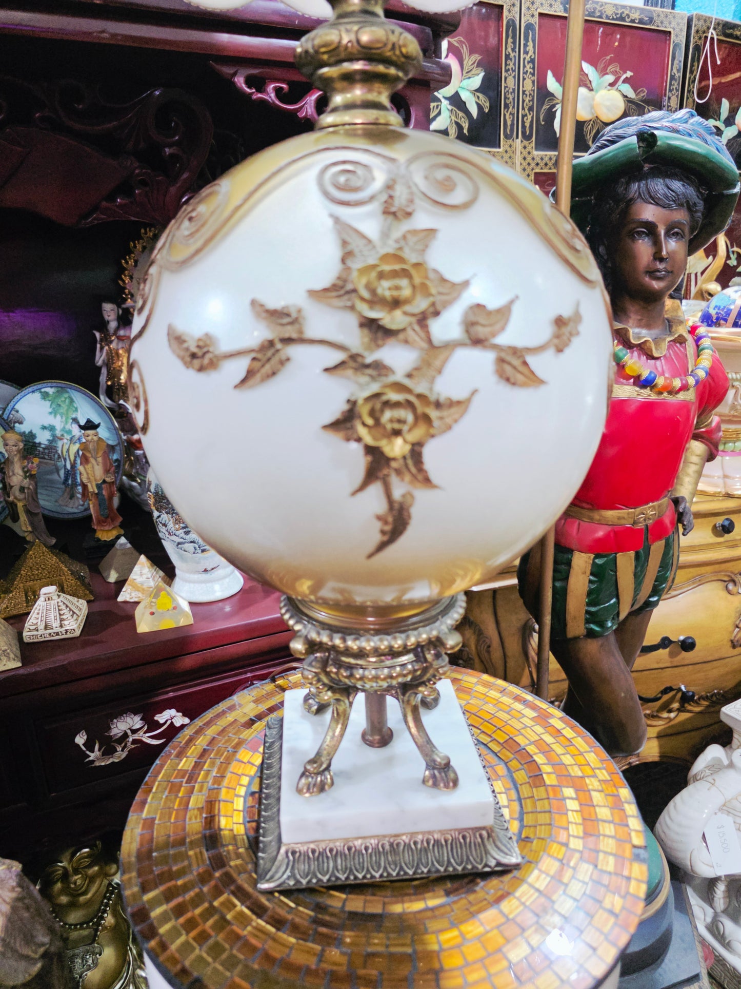 Pair of Imperial Lamps with Golden Spherical Base 🕰️🪙✨🌸