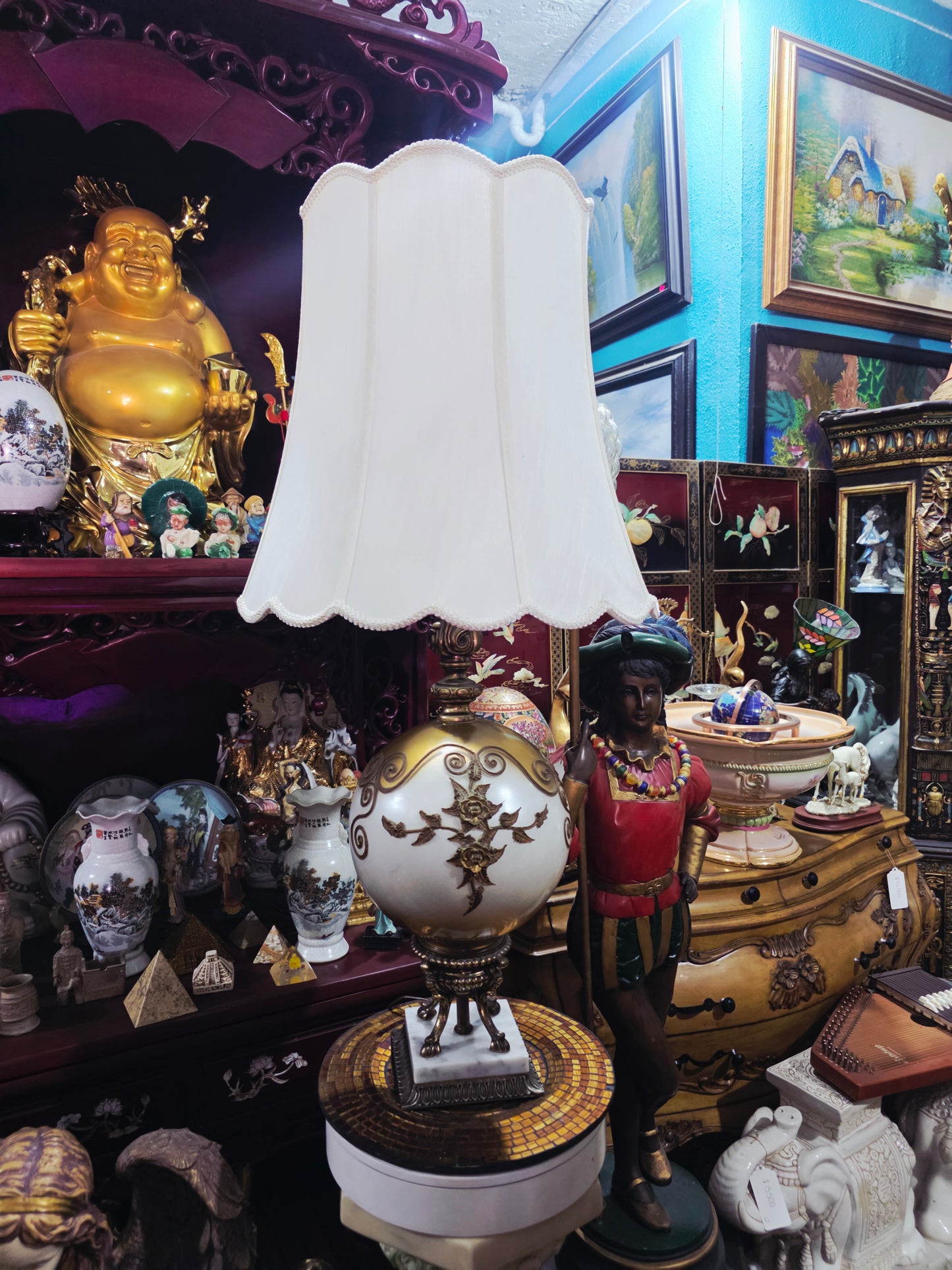 Pair of Imperial Lamps with Golden Spherical Base 🕰️🪙✨🌸