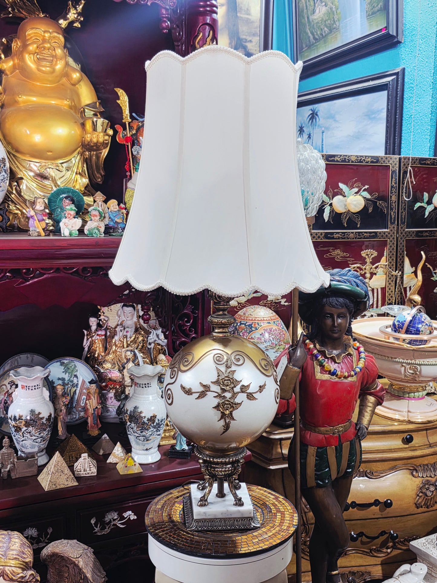 Pair of Imperial Lamps with Golden Spherical Base 🕰️🪙✨🌸