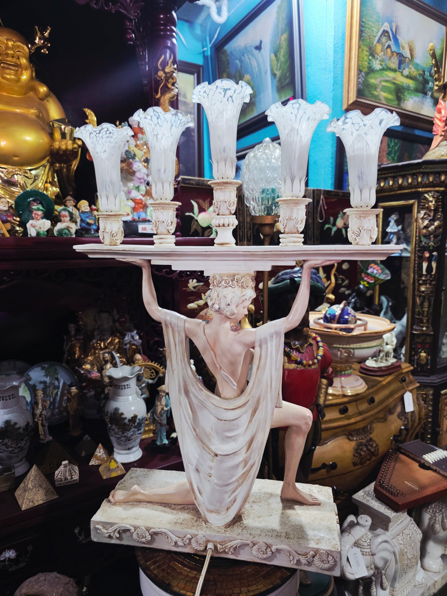 Sculptural Lamp with Tulip-shaped Glass Shades🌸🪞🕯️