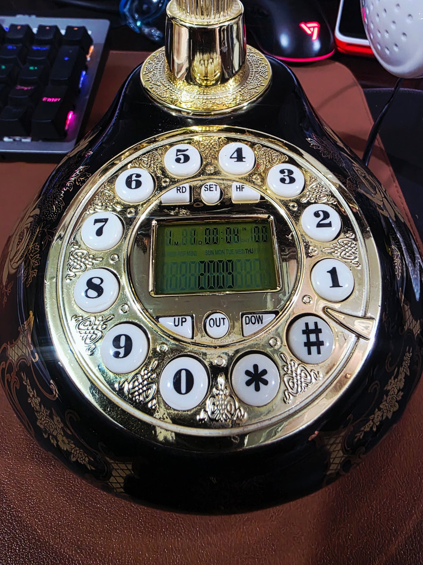 Retro Vintage Telephone – Classic Elegance in Working Order 🪞🕰️🌿