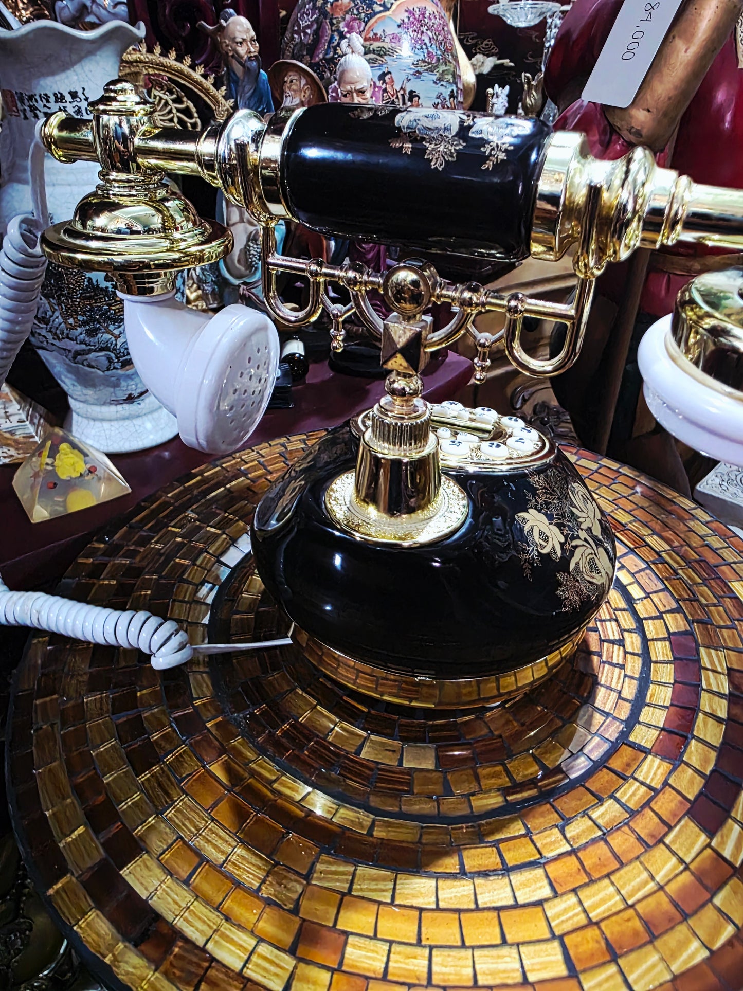 Retro Vintage Telephone – Classic Elegance in Working Order 🪞🕰️🌿