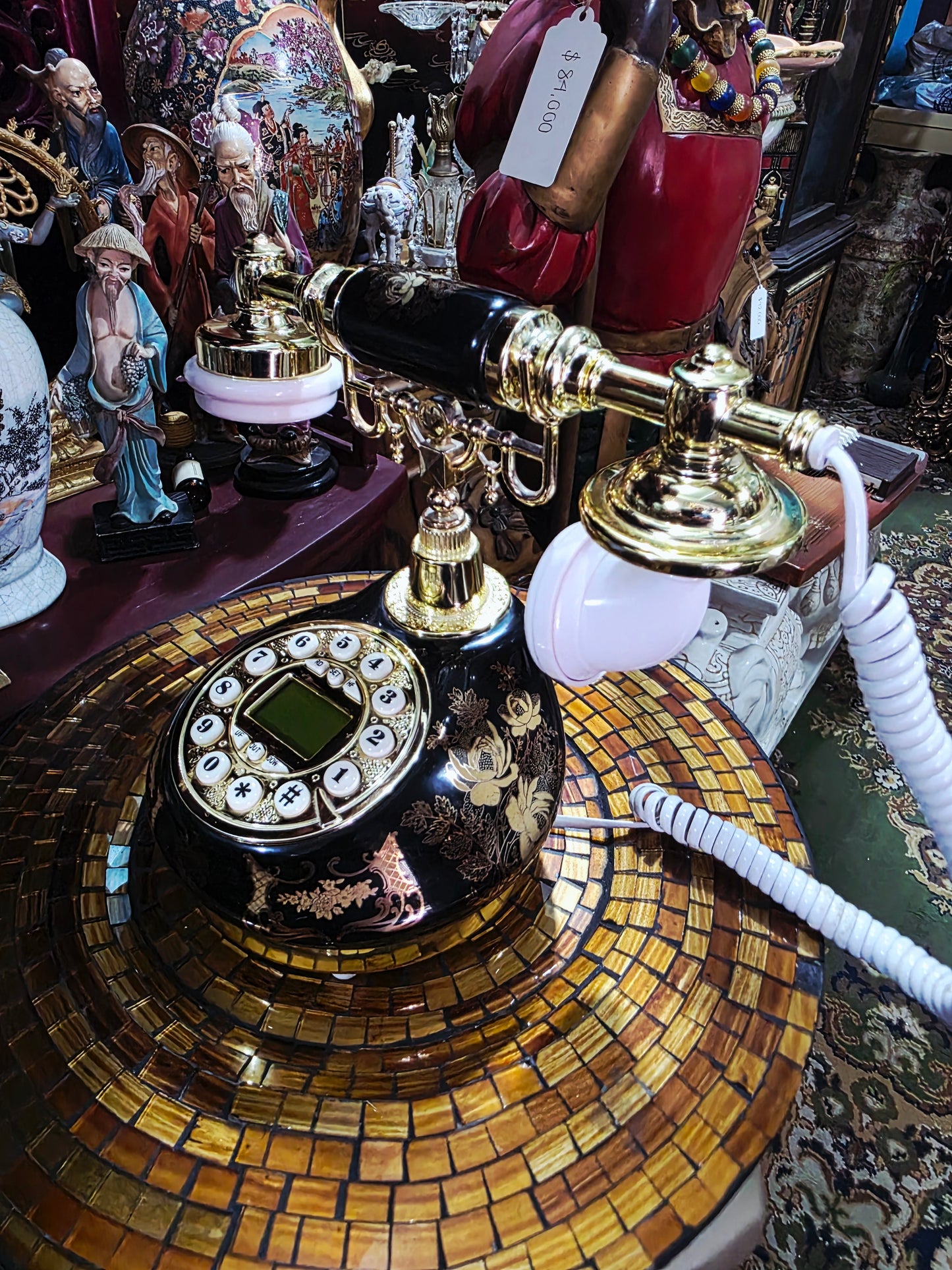 Retro Vintage Telephone – Classic Elegance in Working Order 🪞🕰️🌿