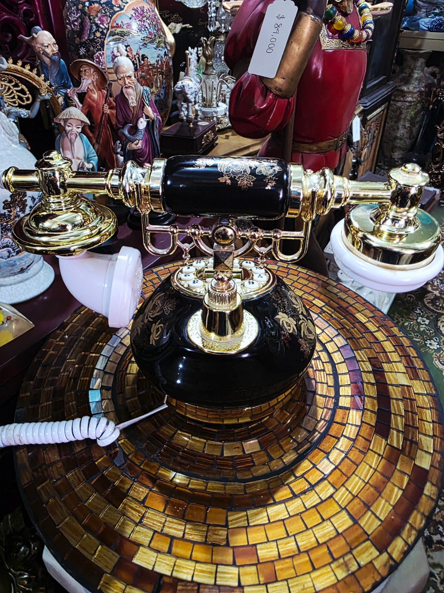 Retro Vintage Telephone – Classic Elegance in Working Order 🪞🕰️🌿