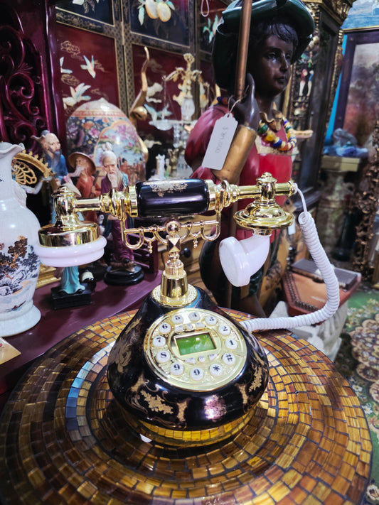 Telefono Retro Vintage – Elegancia Clasica en Funcionamiento 🪞🕰️🌿