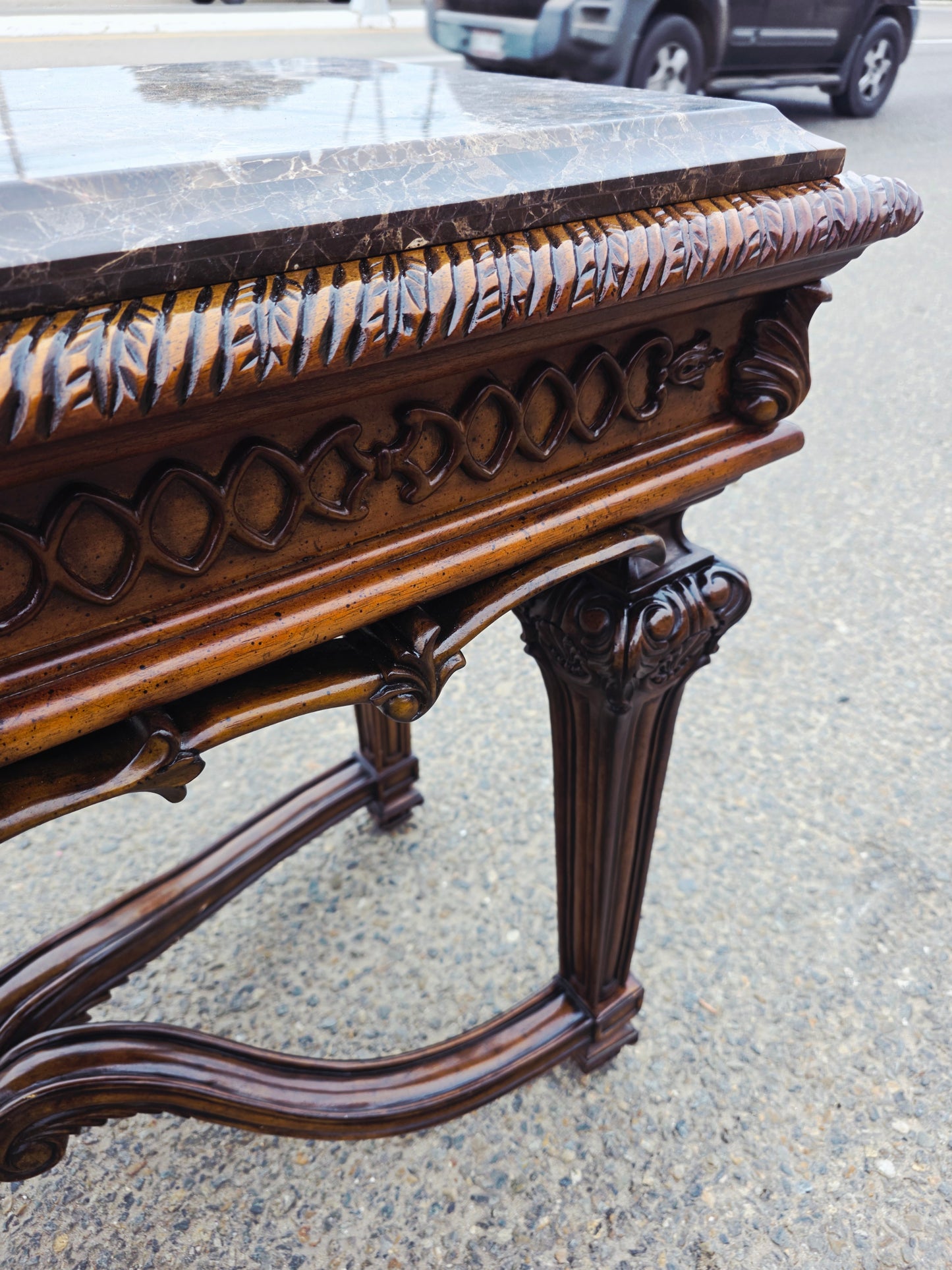 Credenza Casa Mollino – Ashley Furniture, Elegance with Marble Top 🪞🏛️🌿