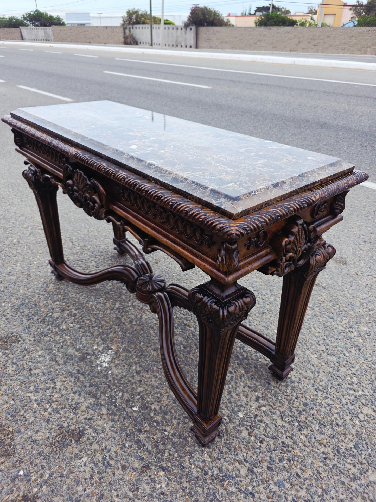 Credenza Casa Mollino – Ashley Furniture, Elegance with Marble Top 🪞🏛️🌿