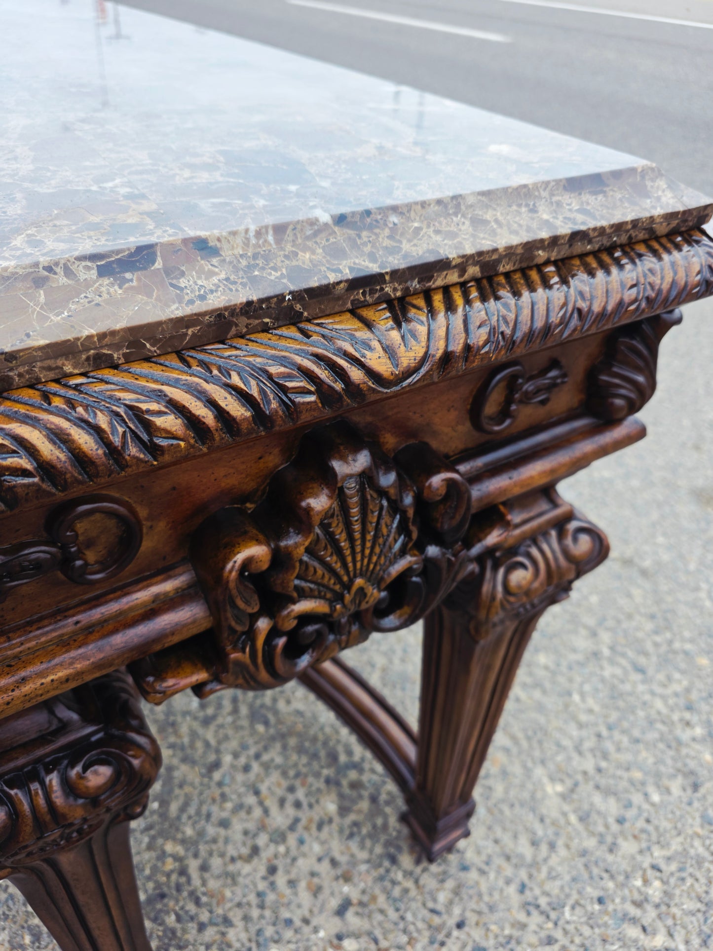 Credenza Casa Mollino – Ashley Furniture, Elegance with Marble Top 🪞🏛️🌿