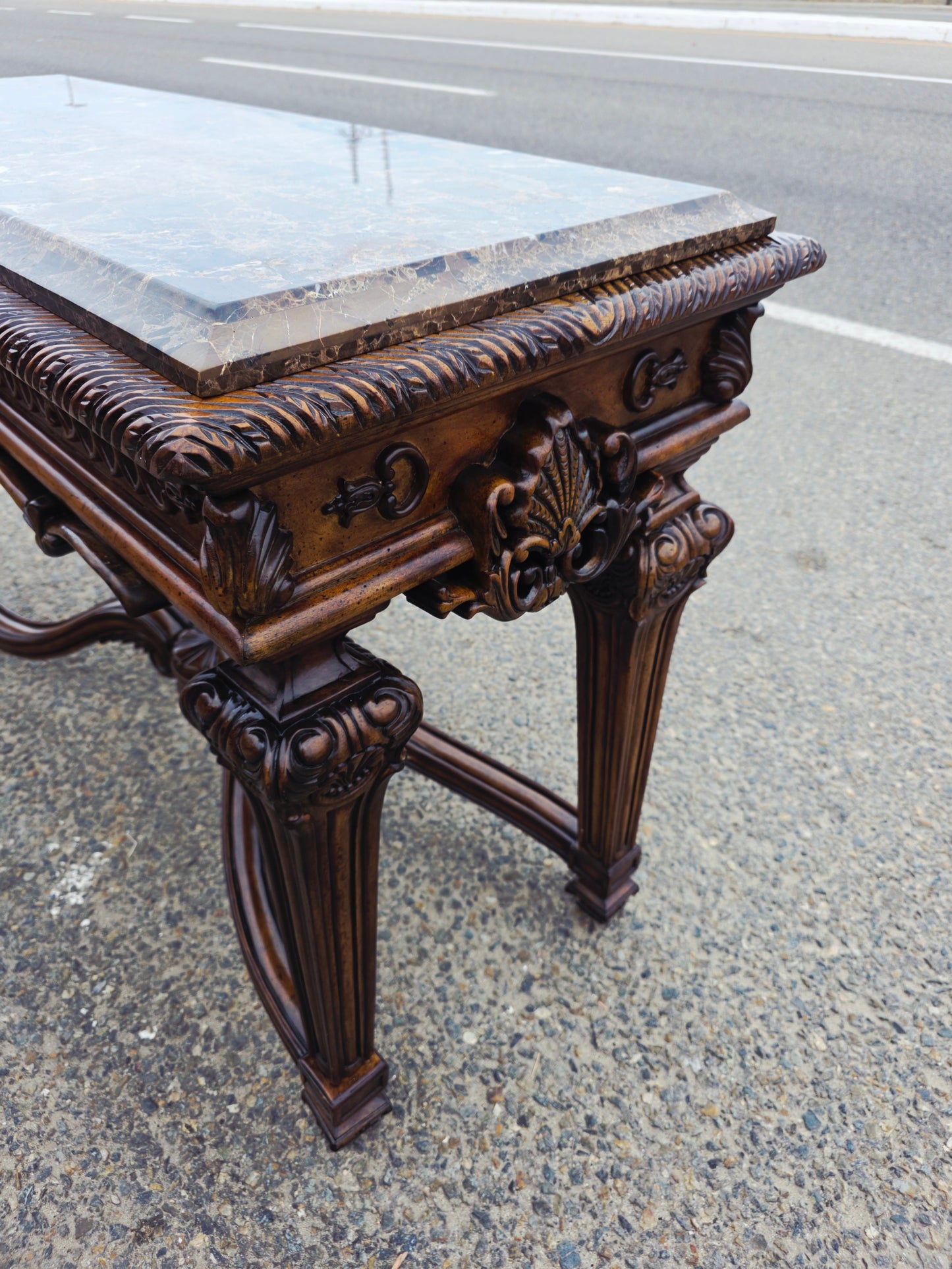 Credenza Casa Mollino – Ashley Furniture, Elegance with Marble Top 🪞🏛️🌿