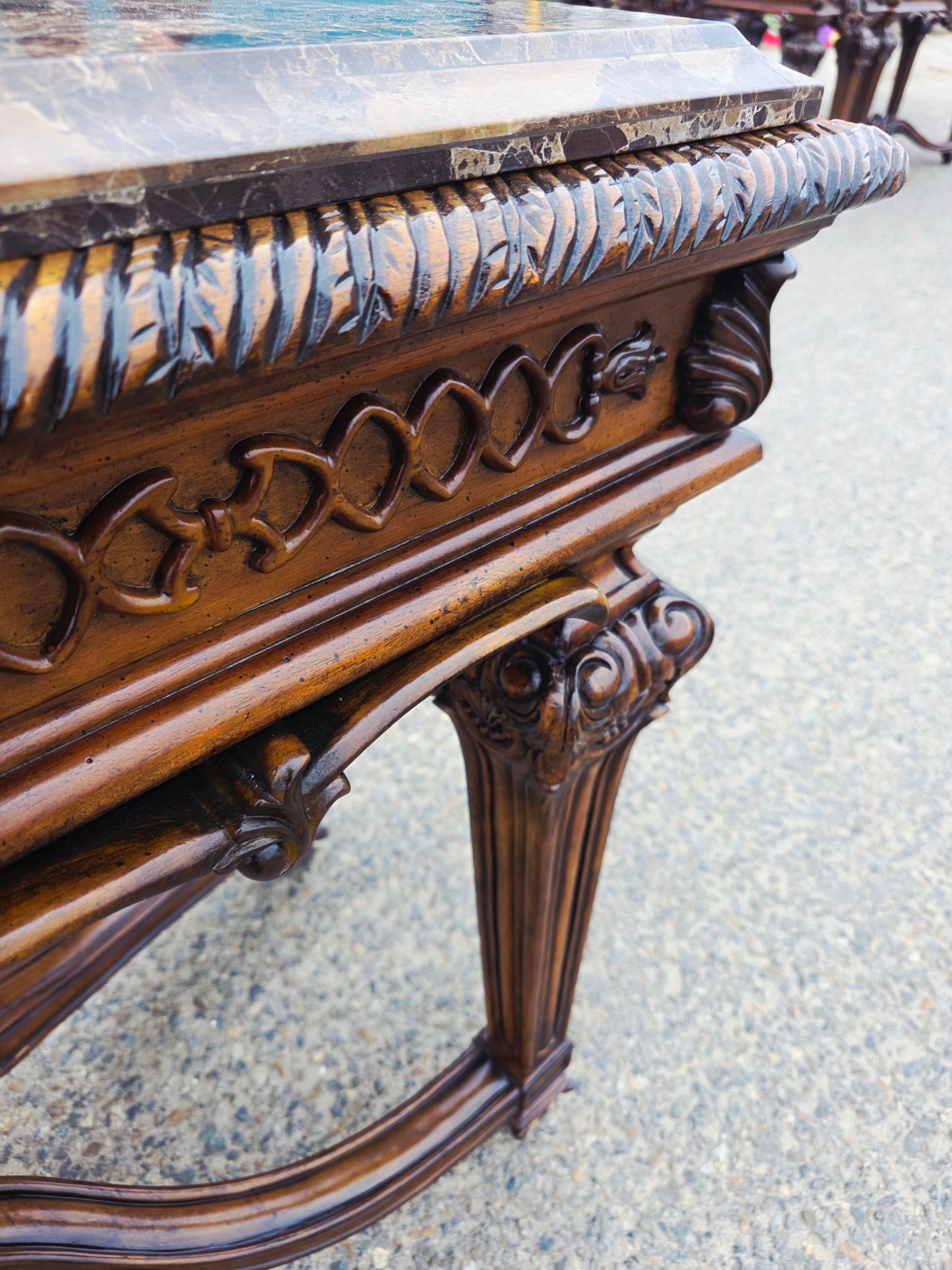 Credenza Casa Mollino – Ashley Furniture, Elegance with Marble Top 🪞🏛️🌿