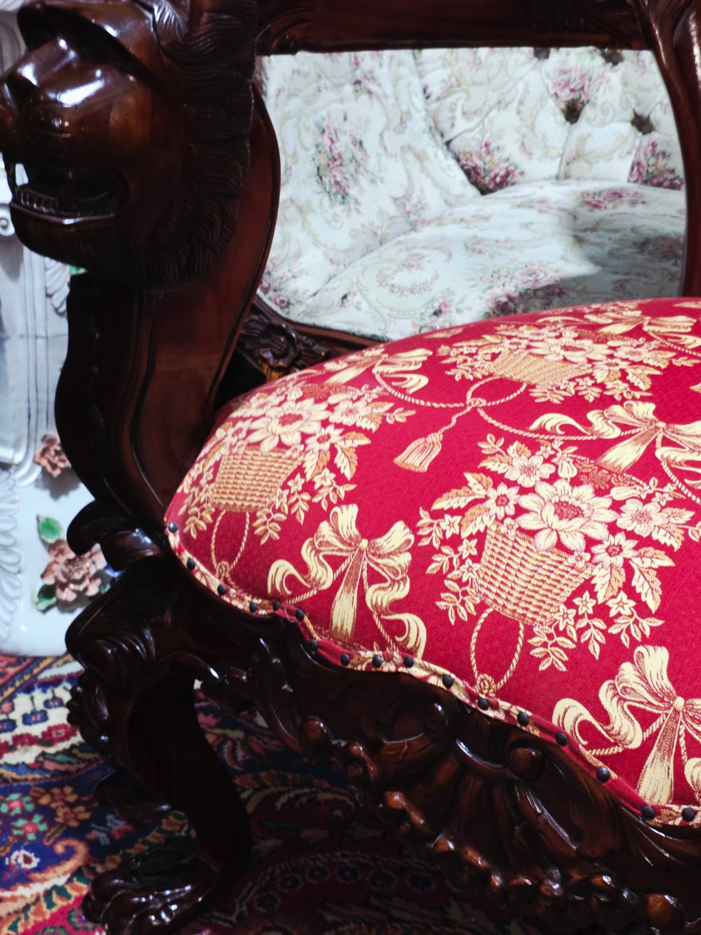 Carved Mahogany Throne Armchair – Power and Distinction 🪞🌿🪶