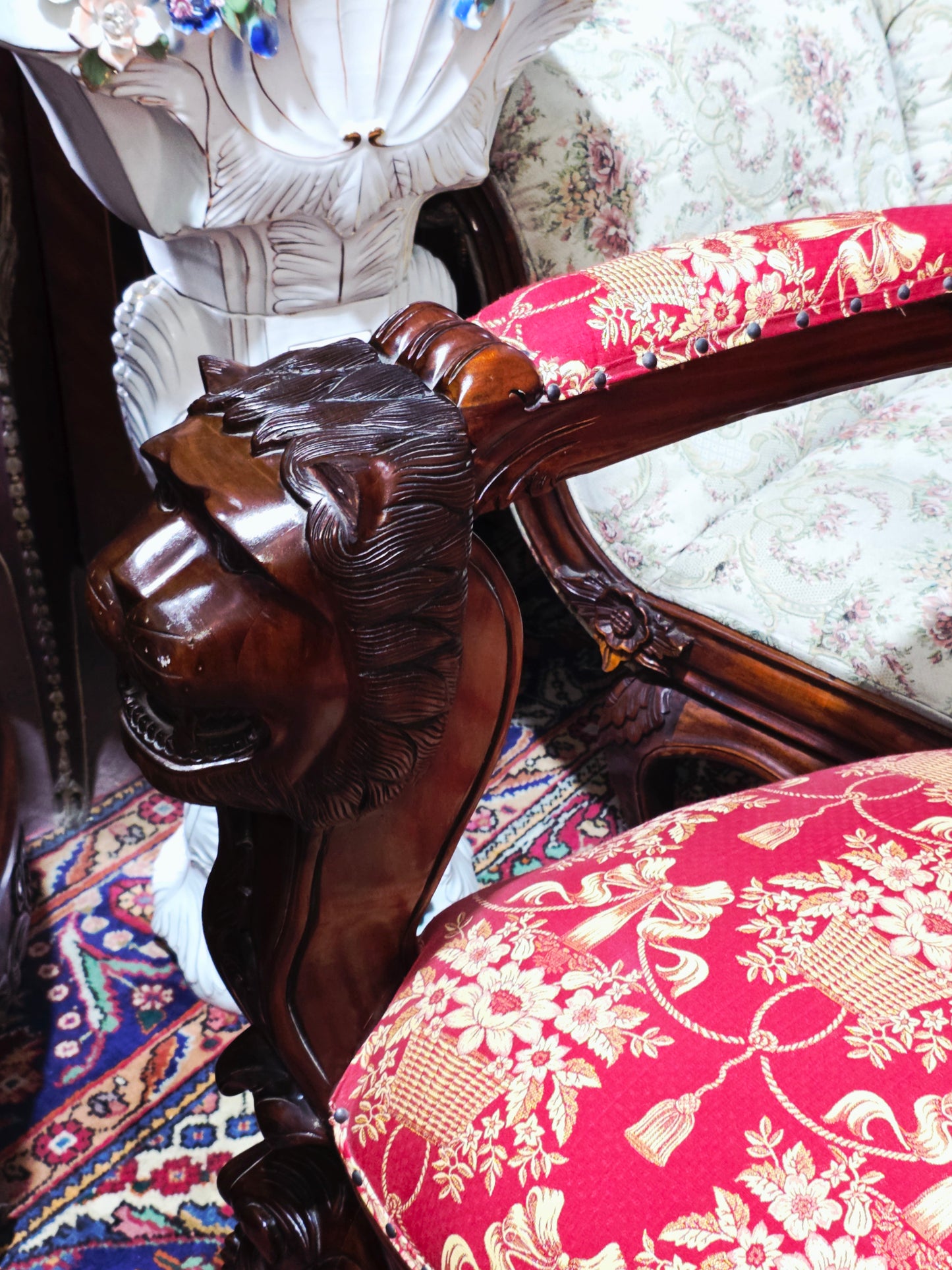 Carved Mahogany Throne Armchair – Power and Distinction 🪞🌿🪶