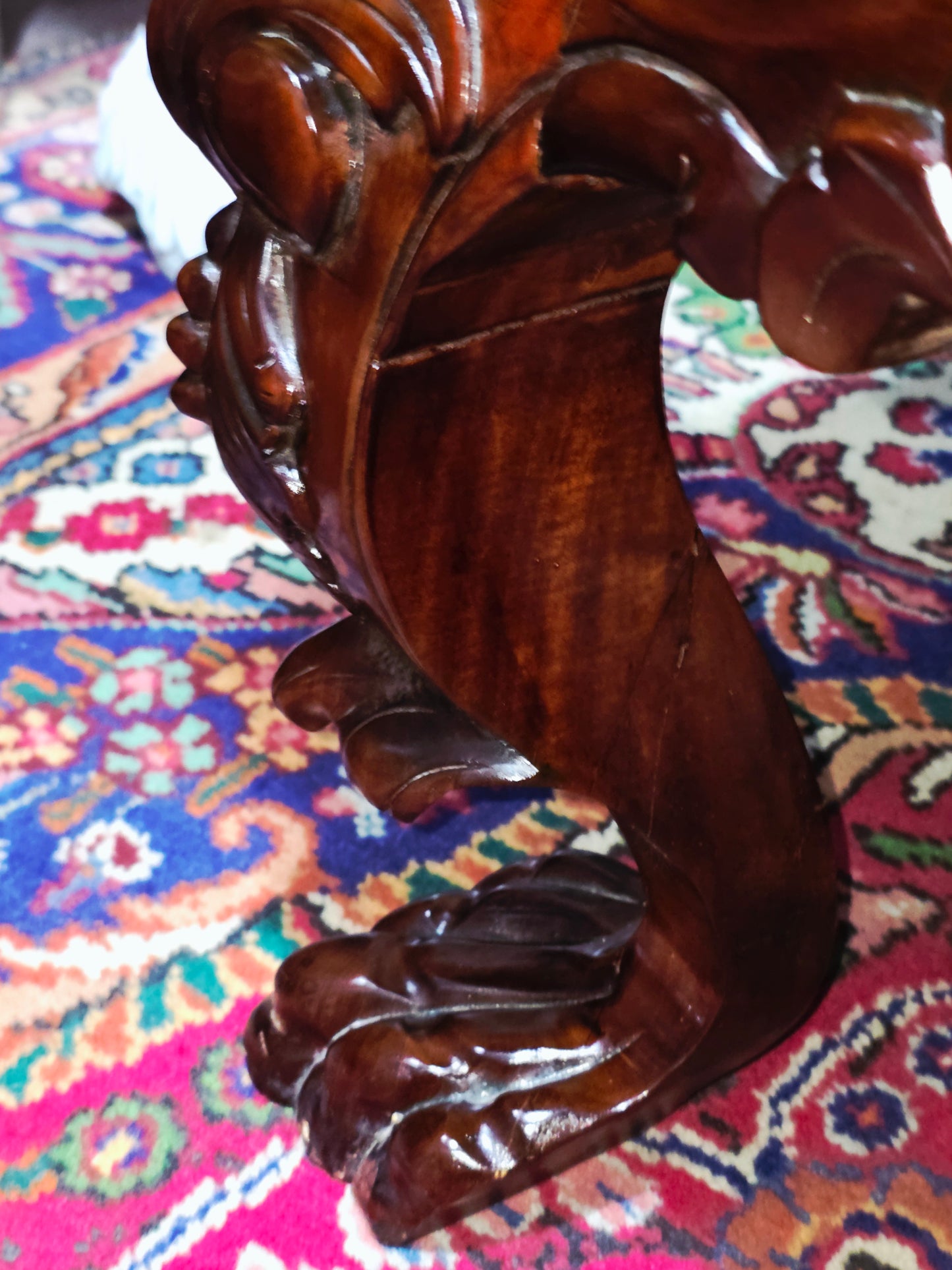 Carved Mahogany Throne Armchair – Power and Distinction 🪞🌿🪶