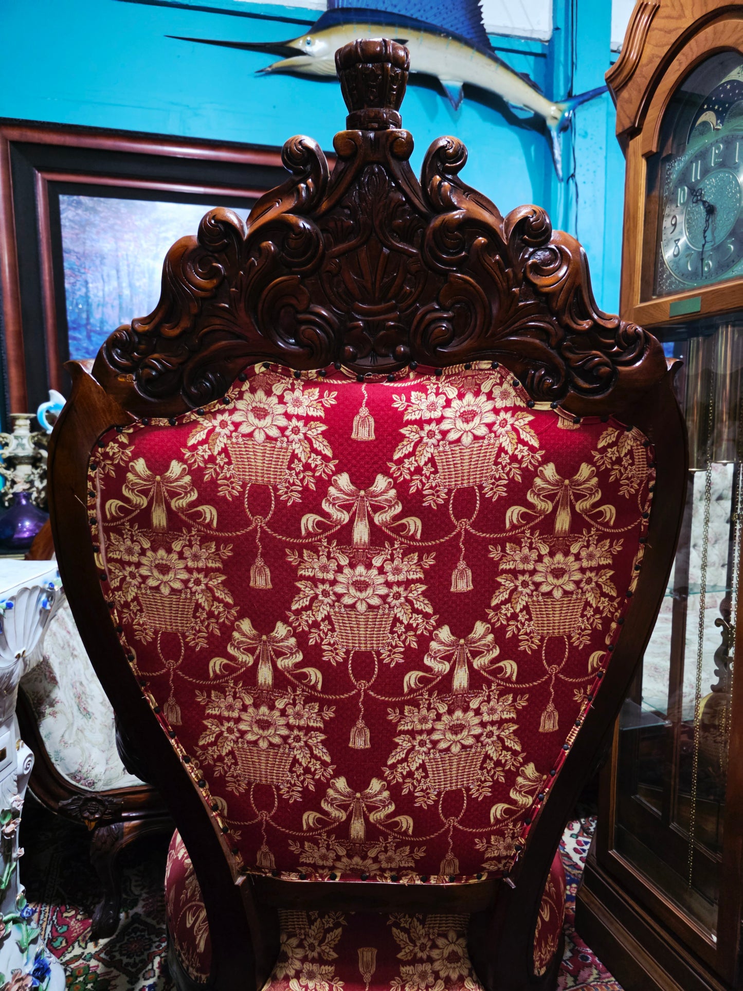 Carved Mahogany Throne Armchair – Power and Distinction 🪞🌿🪶