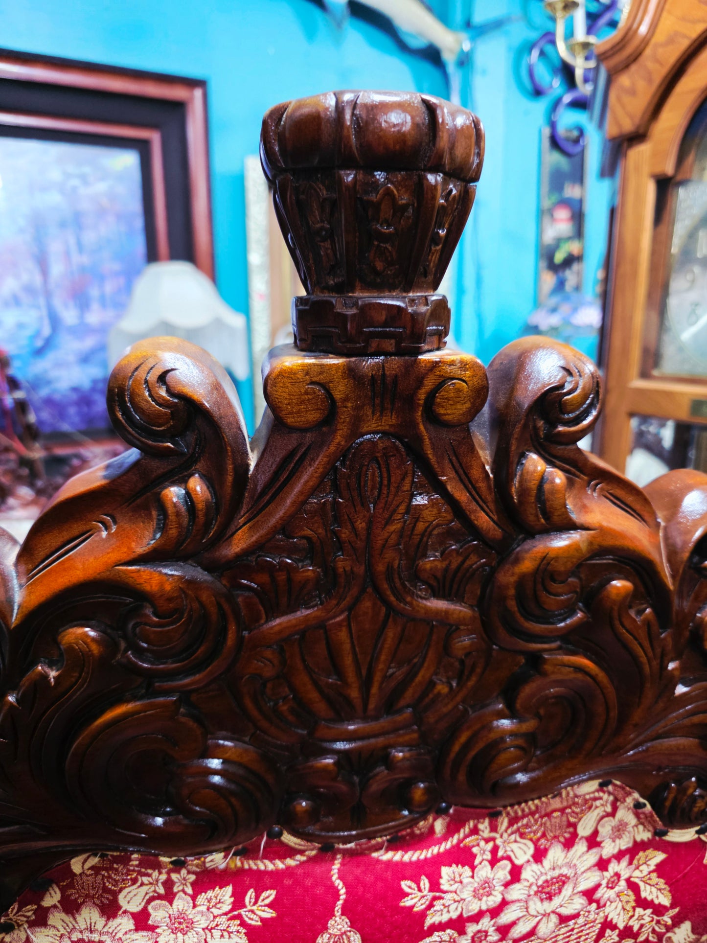 Carved Mahogany Throne Armchair – Power and Distinction 🪞🌿🪶