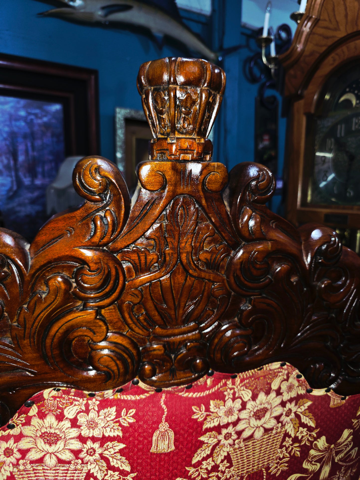 Carved Mahogany Throne Armchair – Power and Distinction 🪞🌿🪶