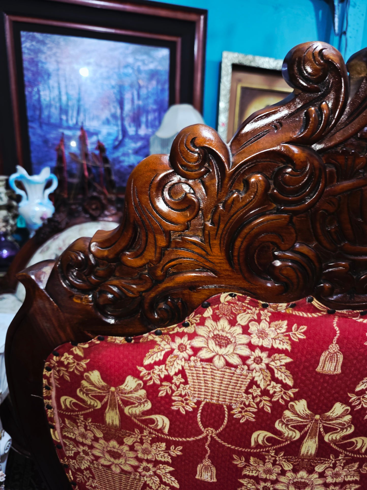 Carved Mahogany Throne Armchair – Power and Distinction 🪞🌿🪶