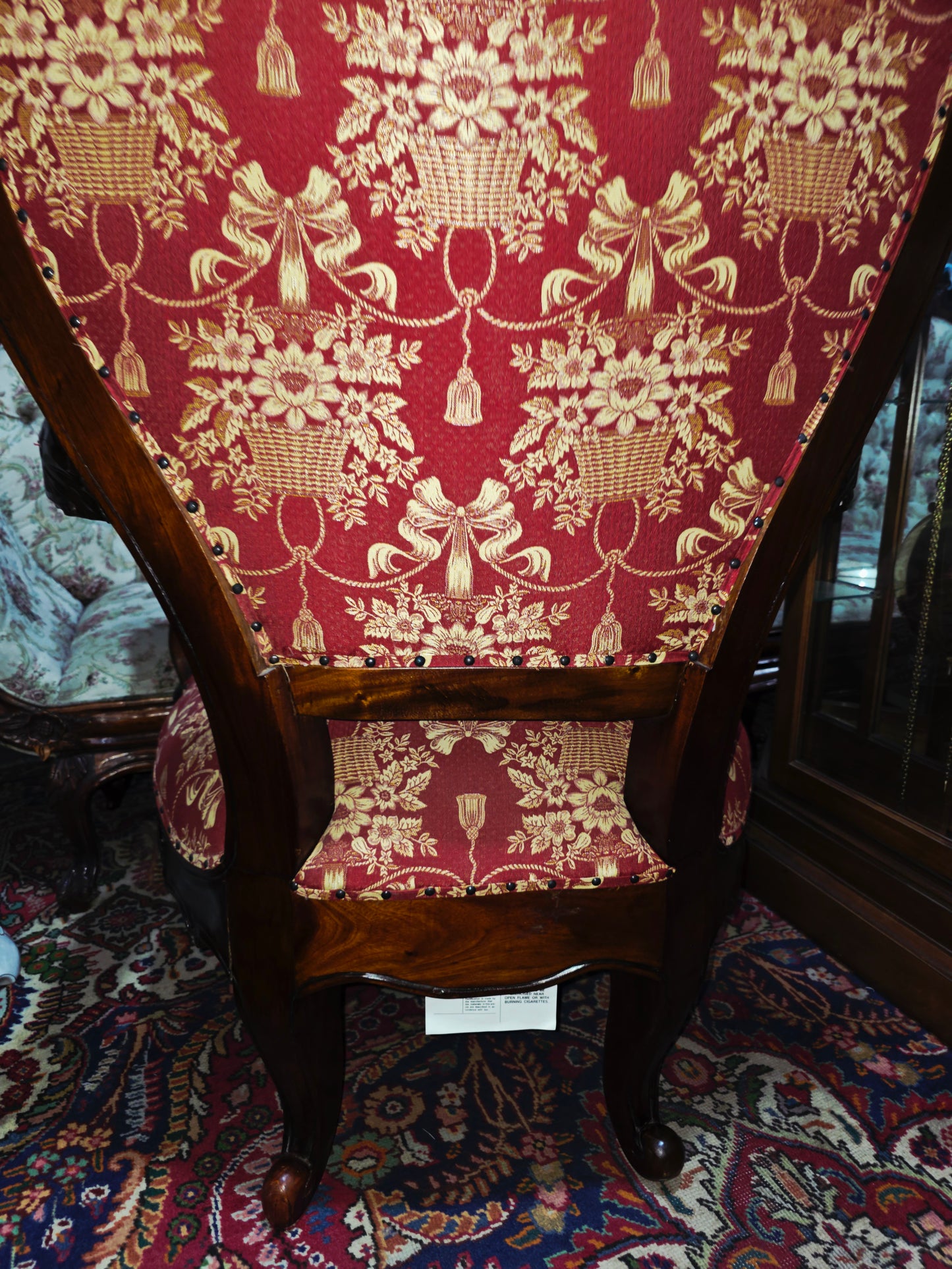 Carved Mahogany Throne Armchair – Power and Distinction 🪞🌿🪶