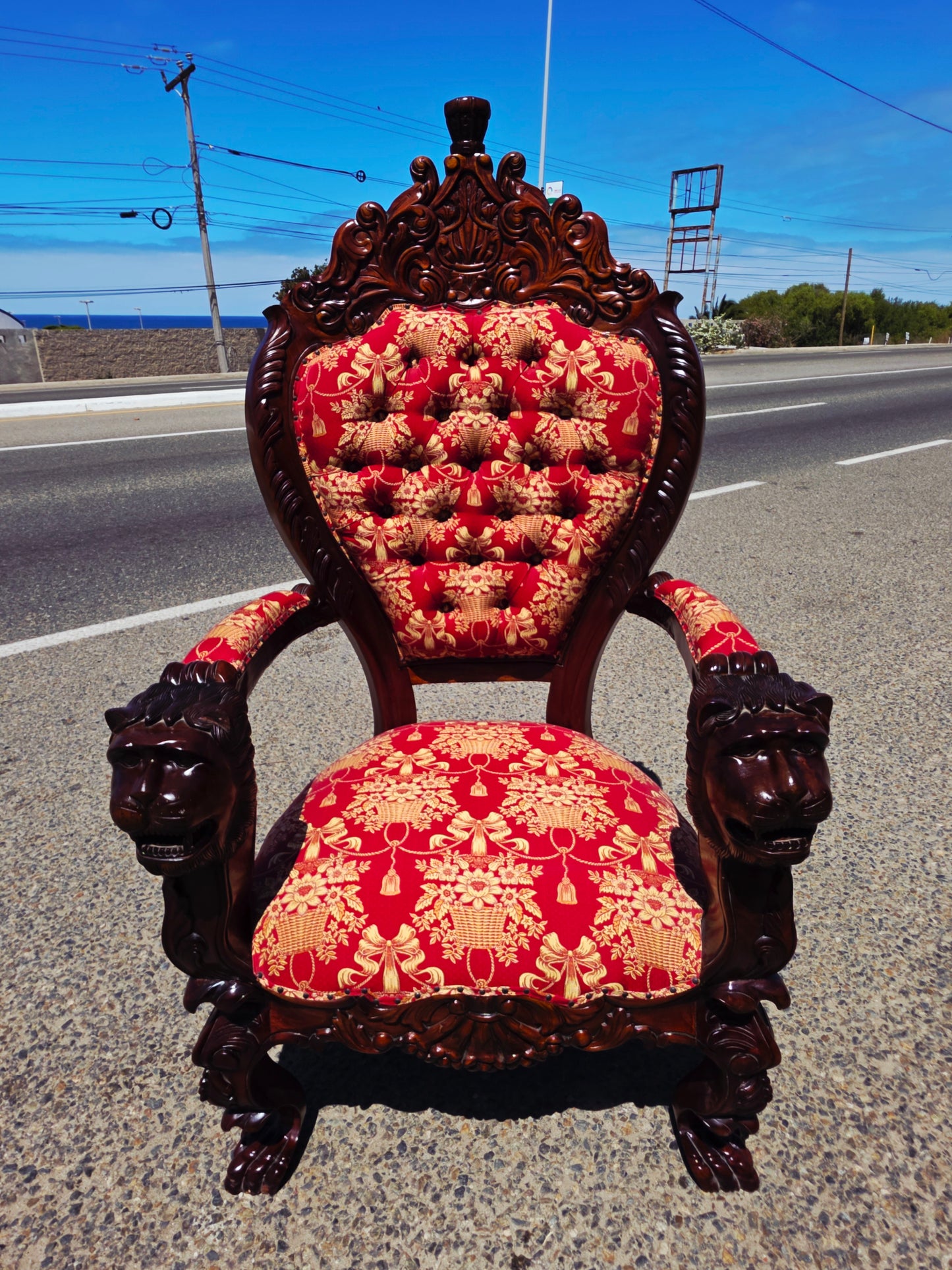 Carved Mahogany Throne Armchair – Power and Distinction 🪞🌿🪶